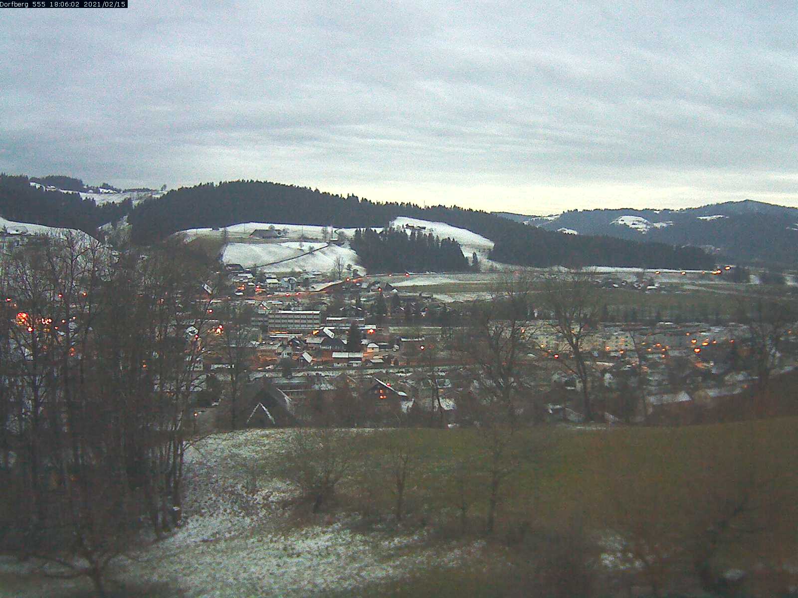 Webcam-Bild: Aussicht vom Dorfberg in Langnau 20210215-180601