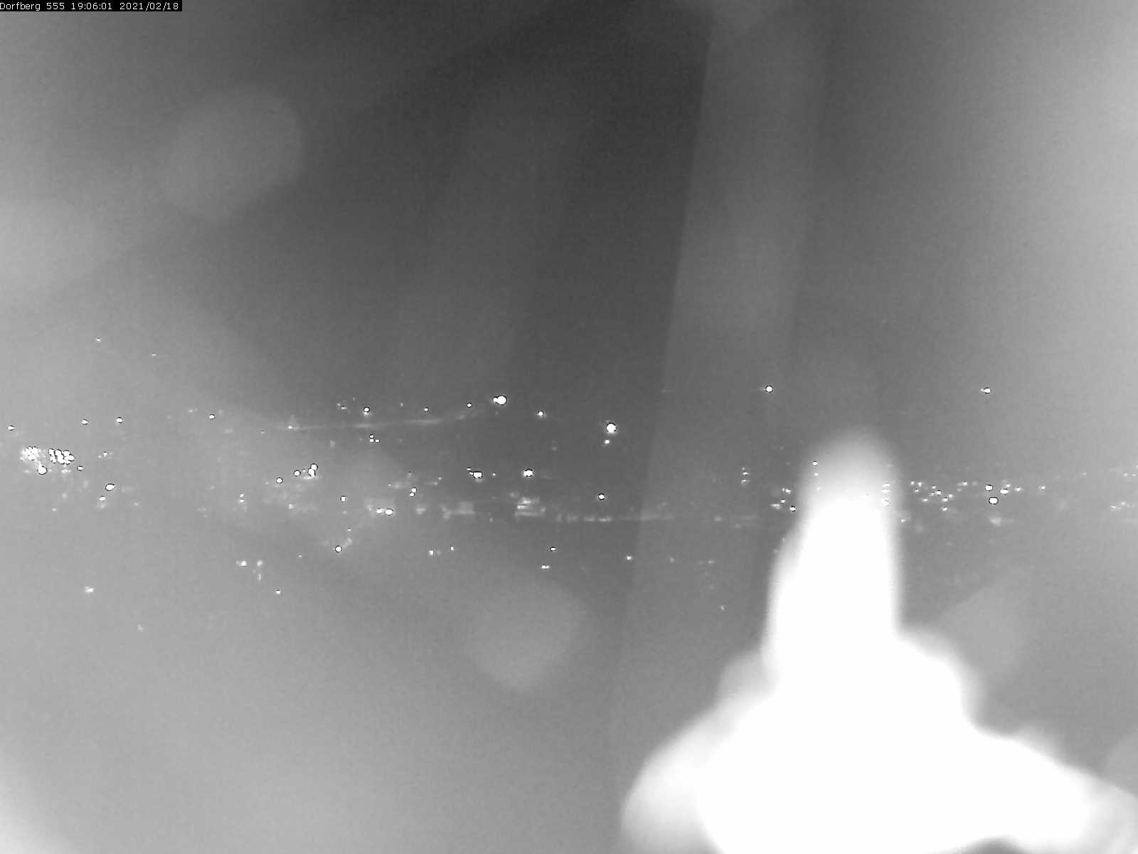 Webcam-Bild: Aussicht vom Dorfberg in Langnau 20210218-190601