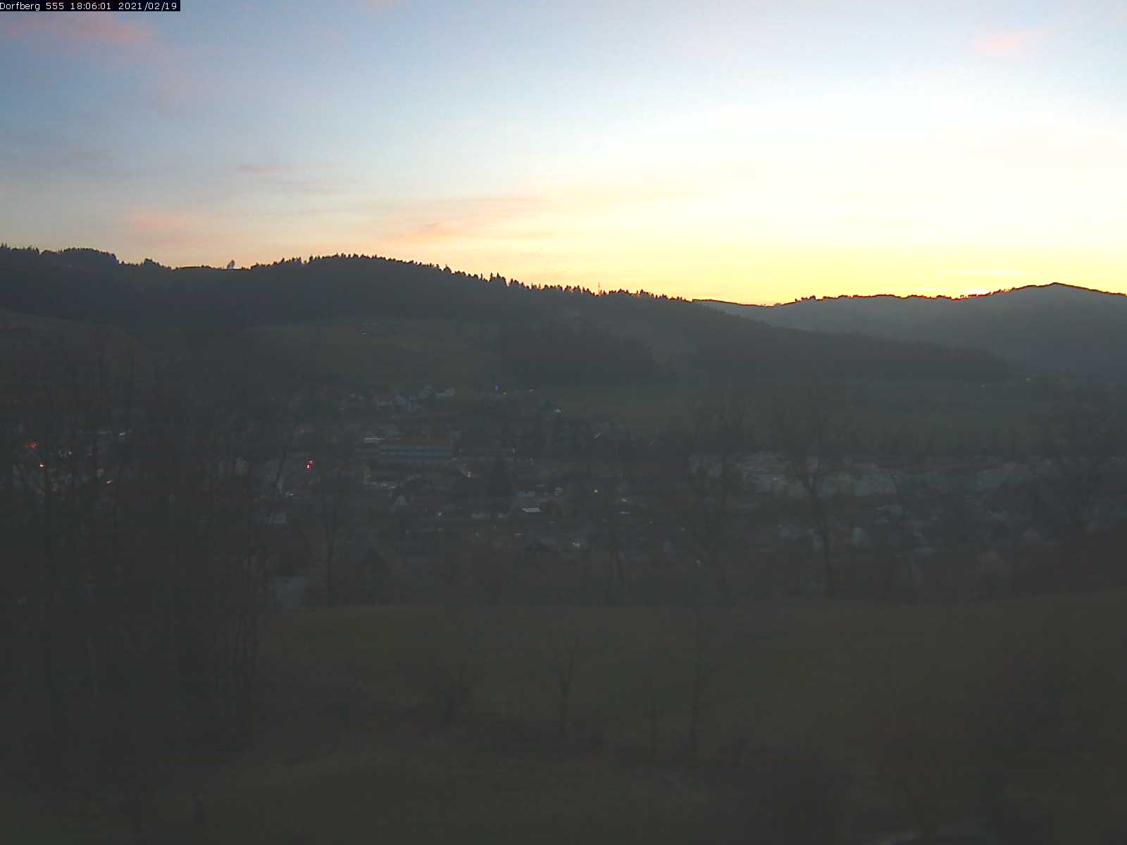 Webcam-Bild: Aussicht vom Dorfberg in Langnau 20210219-180601