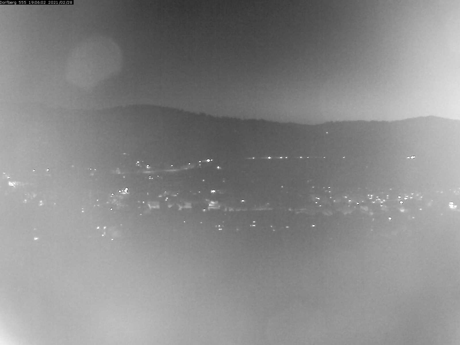 Webcam-Bild: Aussicht vom Dorfberg in Langnau 20210228-190601