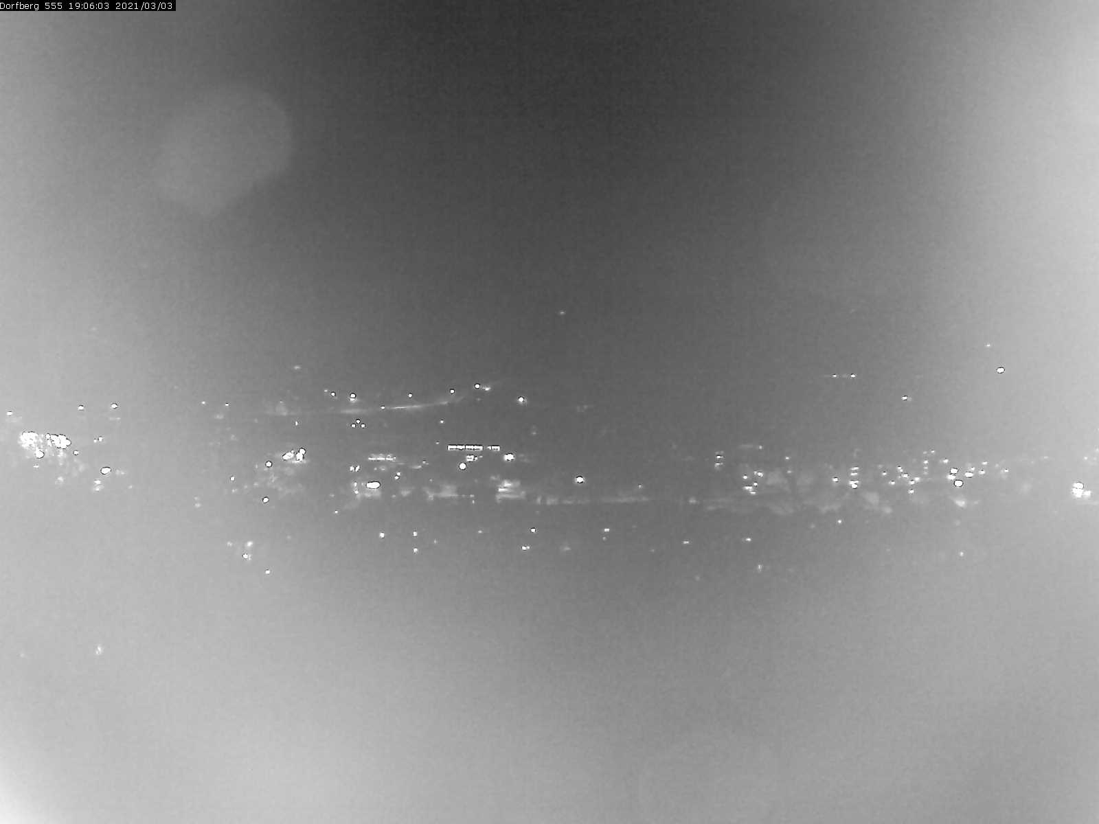 Webcam-Bild: Aussicht vom Dorfberg in Langnau 20210303-190601