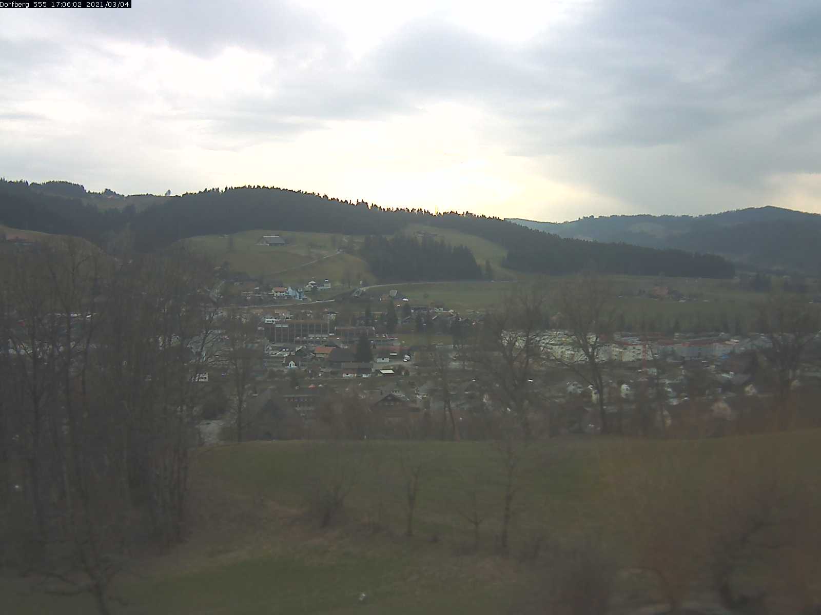 Webcam-Bild: Aussicht vom Dorfberg in Langnau 20210304-170601