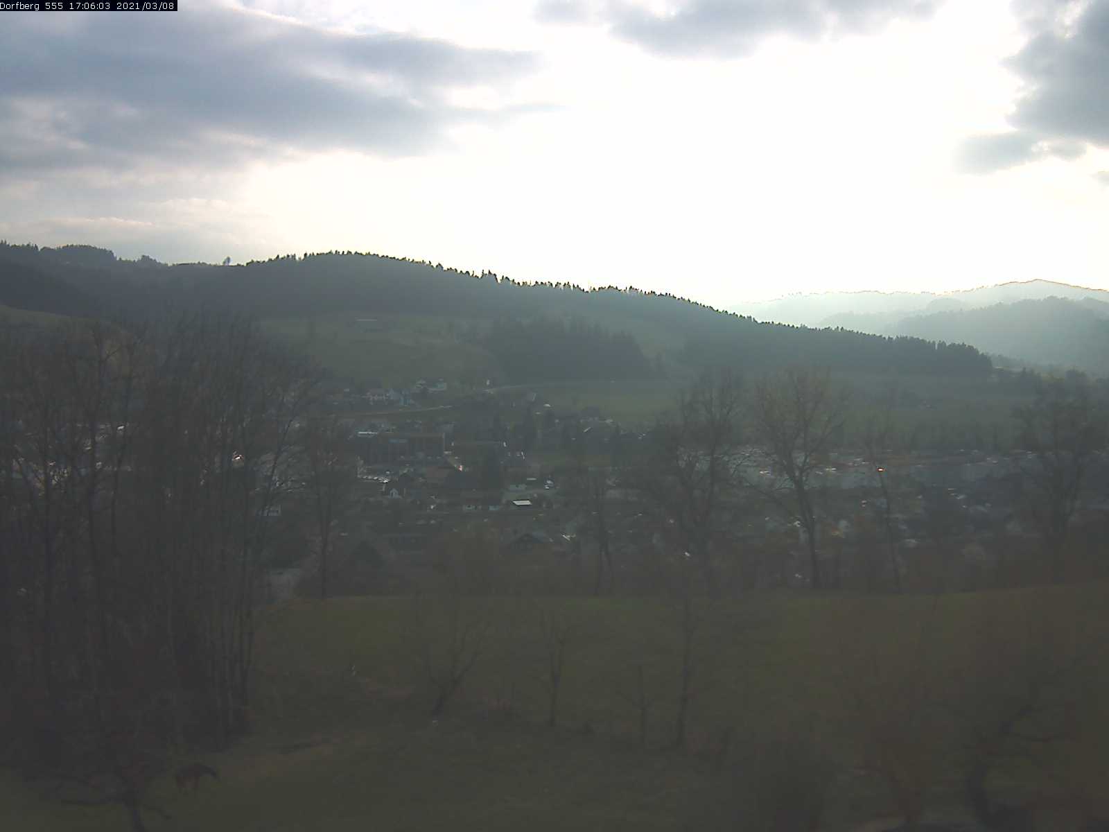 Webcam-Bild: Aussicht vom Dorfberg in Langnau 20210308-170602