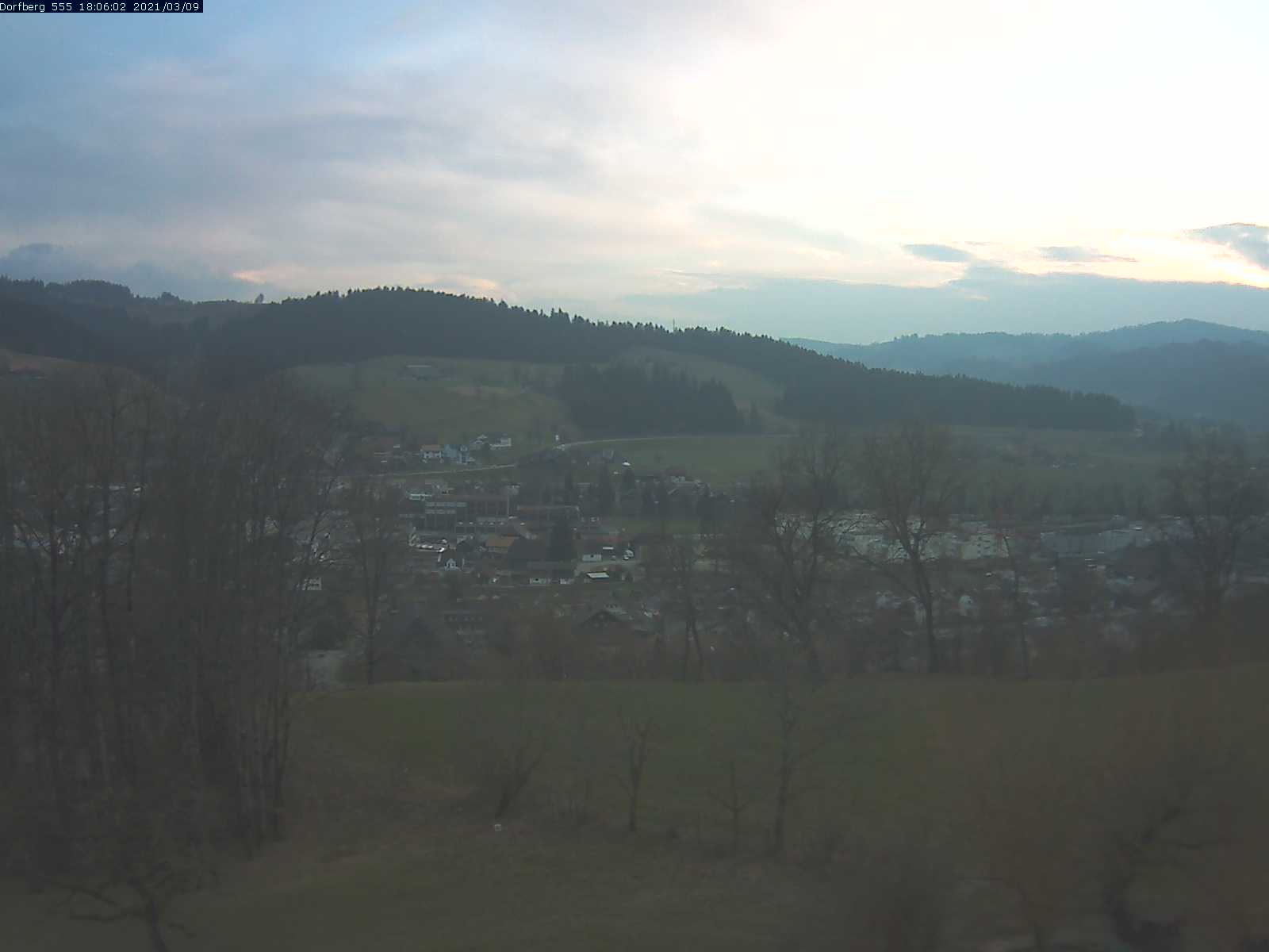 Webcam-Bild: Aussicht vom Dorfberg in Langnau 20210309-180601