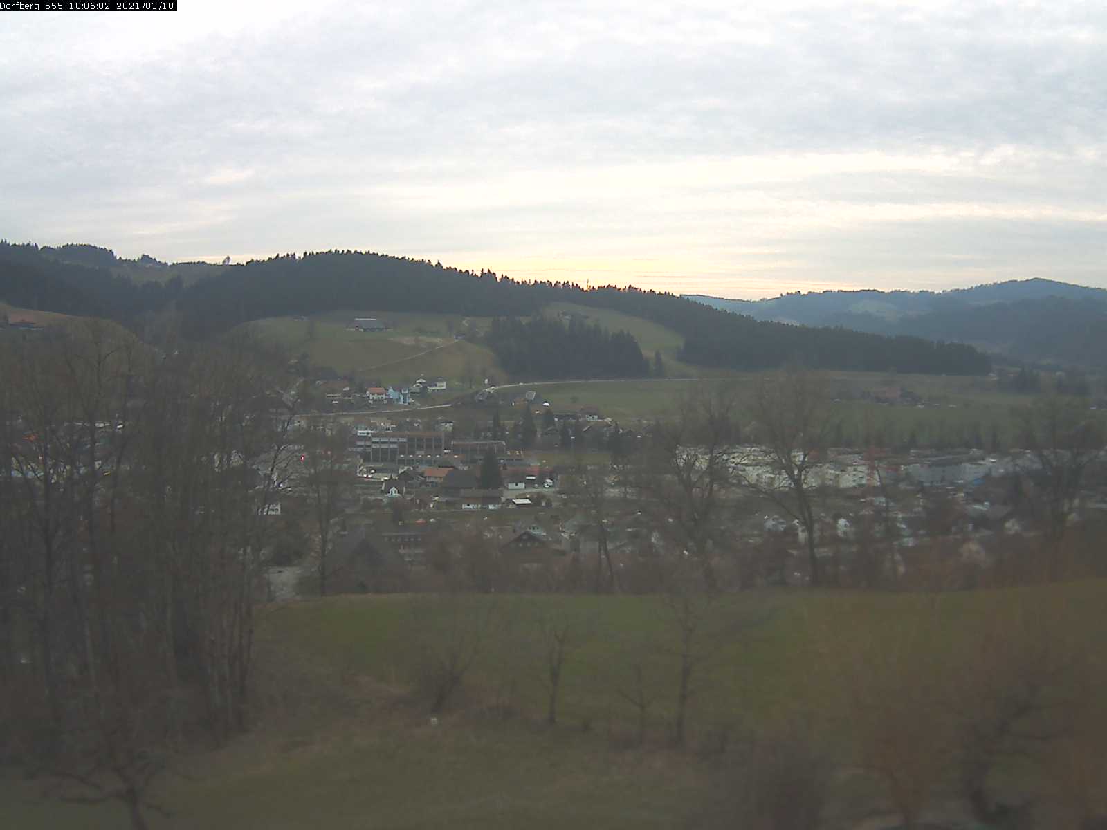 Webcam-Bild: Aussicht vom Dorfberg in Langnau 20210310-180601
