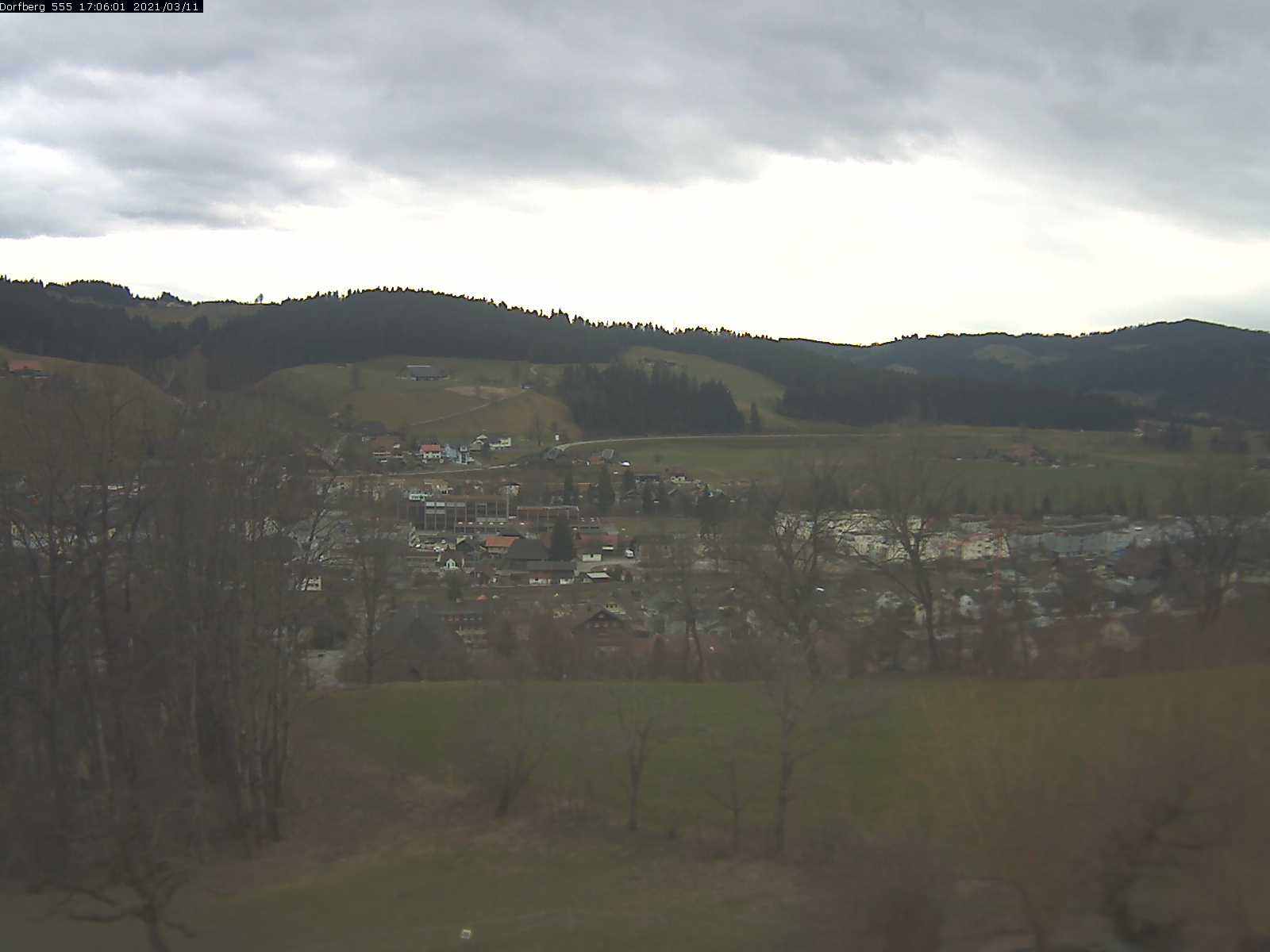 Webcam-Bild: Aussicht vom Dorfberg in Langnau 20210311-170601