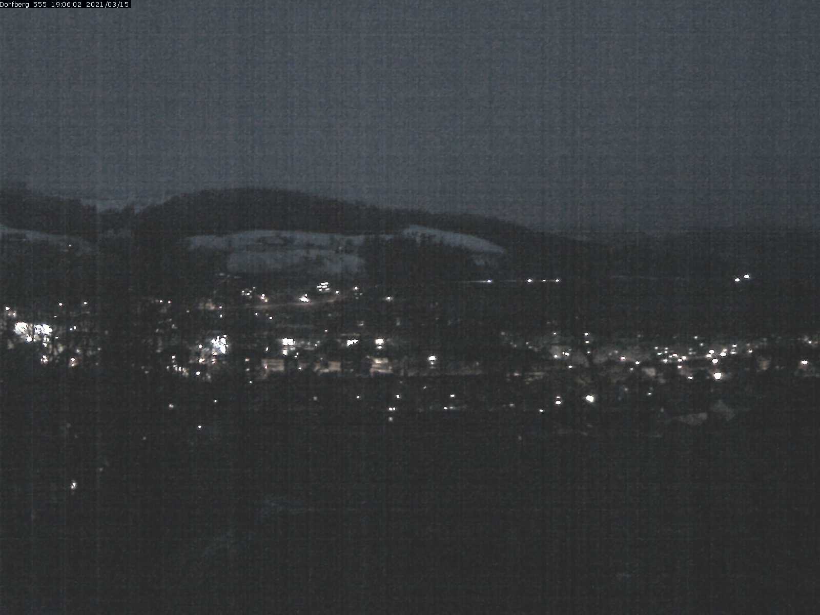 Webcam-Bild: Aussicht vom Dorfberg in Langnau 20210315-190601