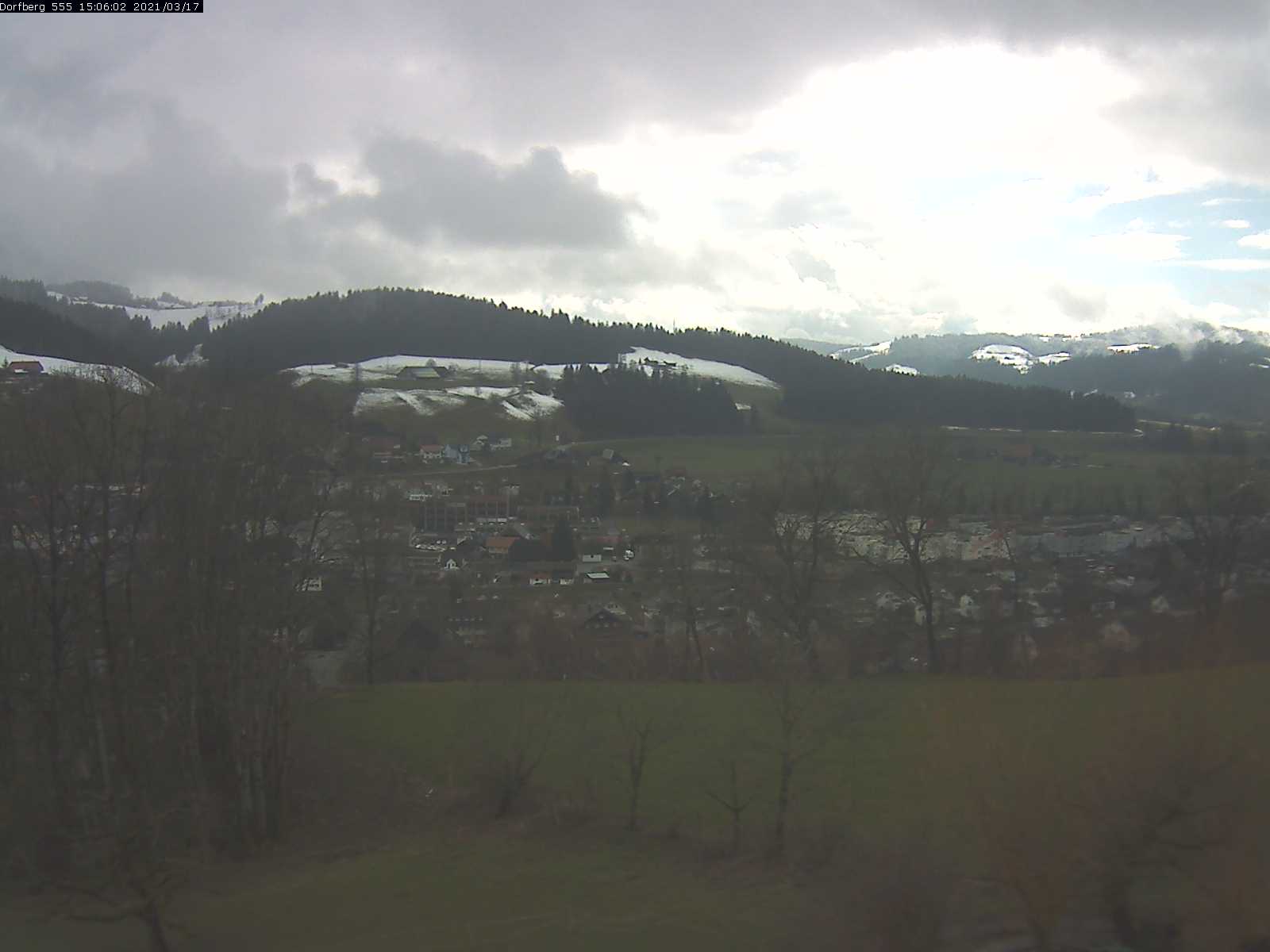 Webcam-Bild: Aussicht vom Dorfberg in Langnau 20210317-150601
