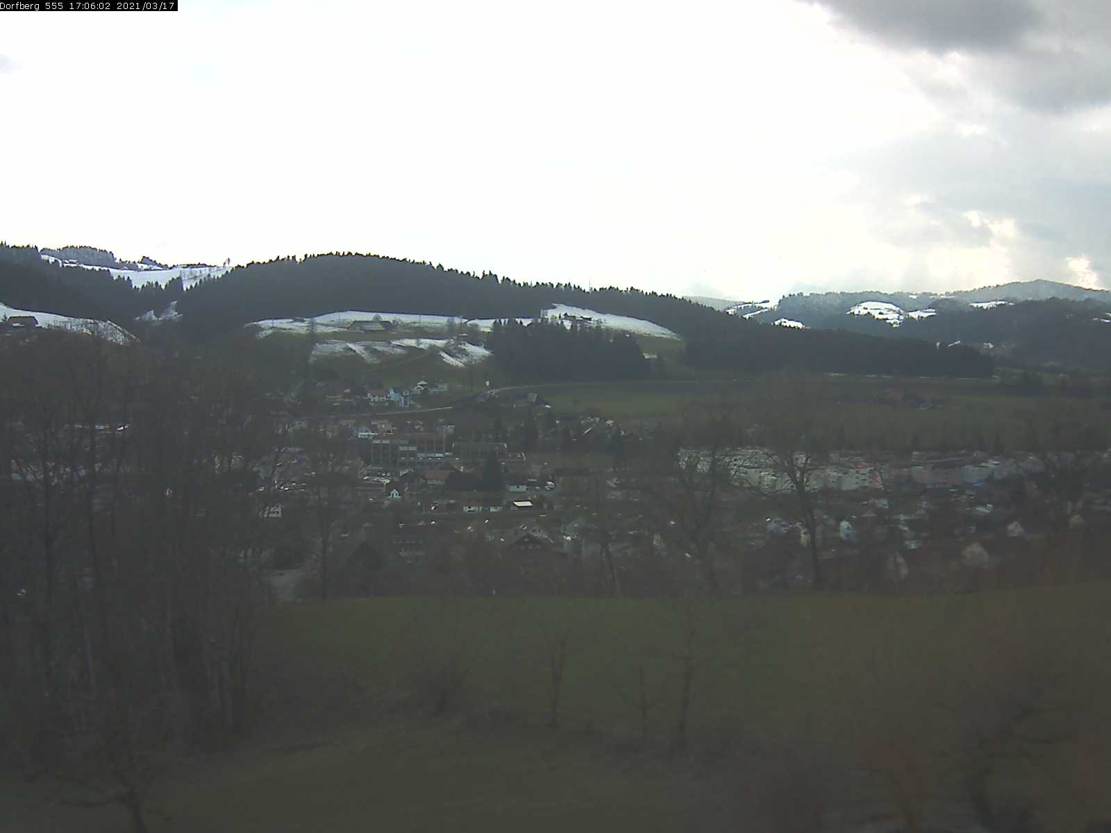 Webcam-Bild: Aussicht vom Dorfberg in Langnau 20210317-170601