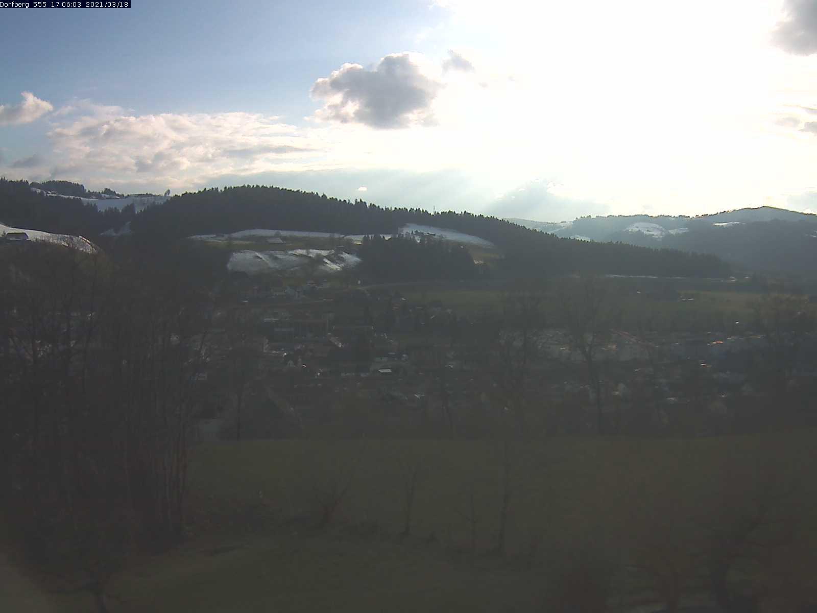 Webcam-Bild: Aussicht vom Dorfberg in Langnau 20210318-170601