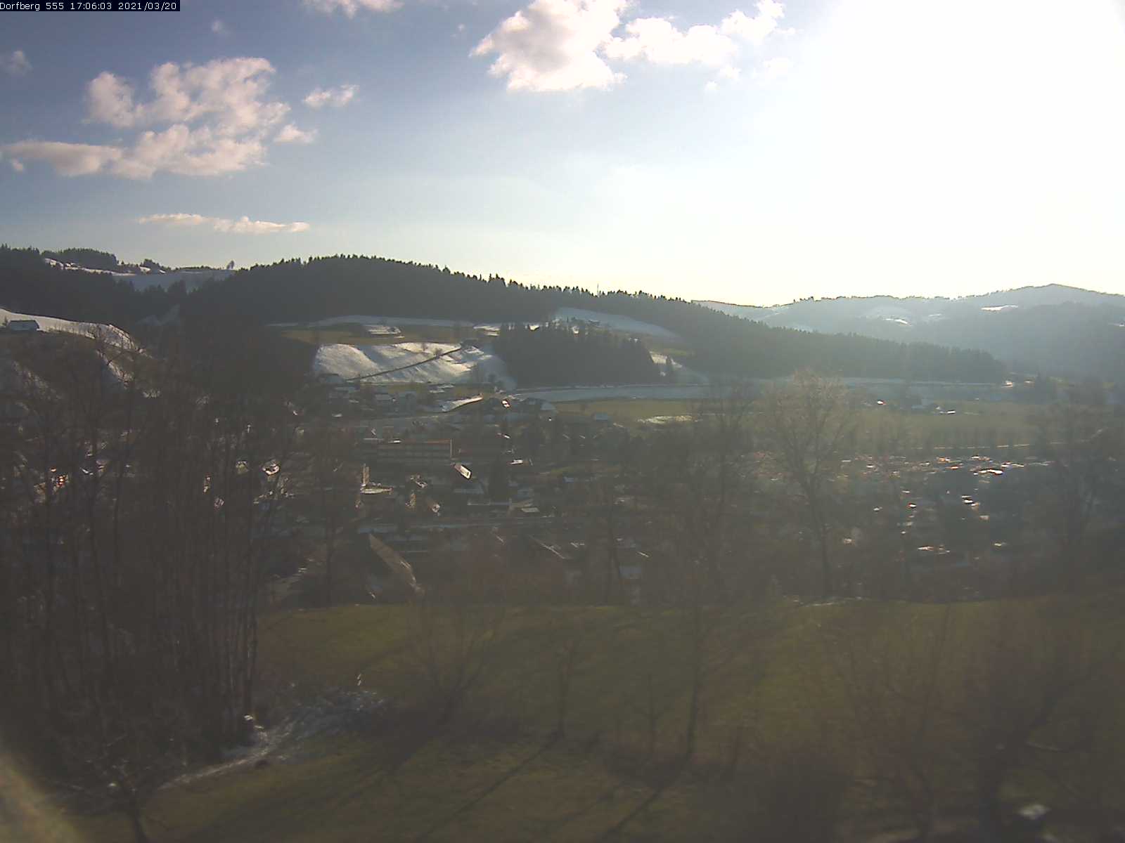 Webcam-Bild: Aussicht vom Dorfberg in Langnau 20210320-170601