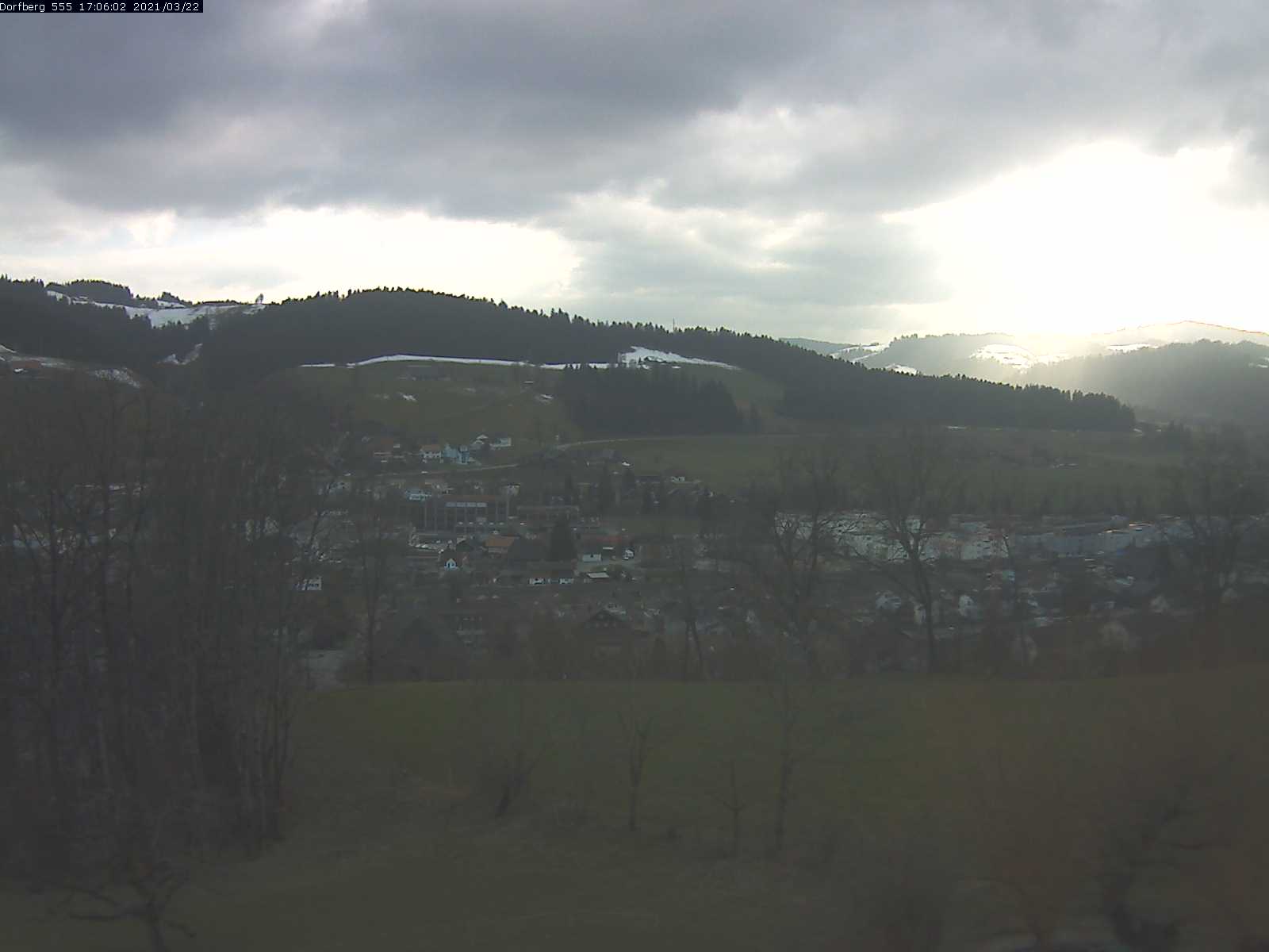 Webcam-Bild: Aussicht vom Dorfberg in Langnau 20210322-170601