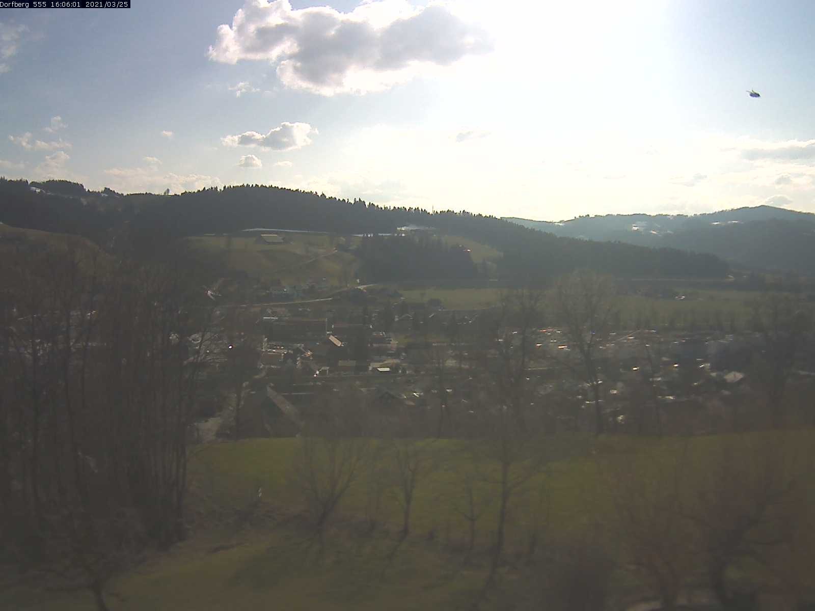 Webcam-Bild: Aussicht vom Dorfberg in Langnau 20210325-160601