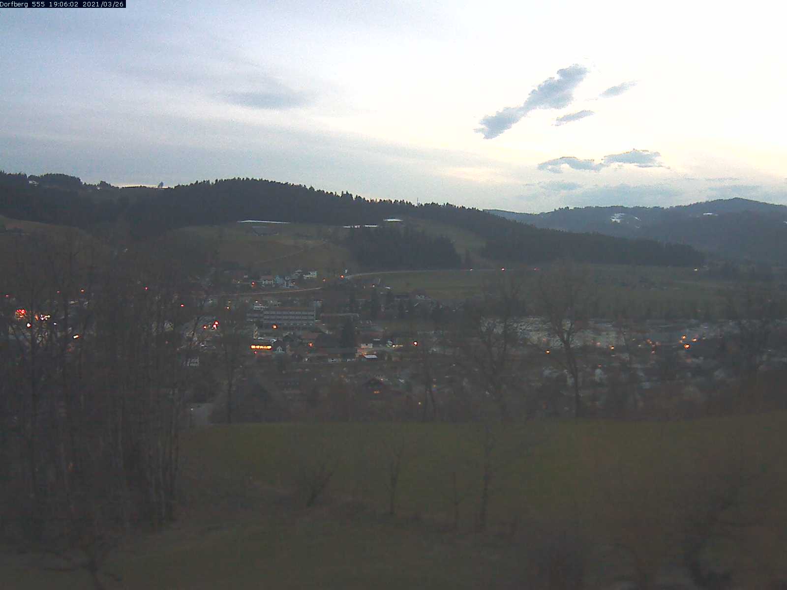 Webcam-Bild: Aussicht vom Dorfberg in Langnau 20210326-190601
