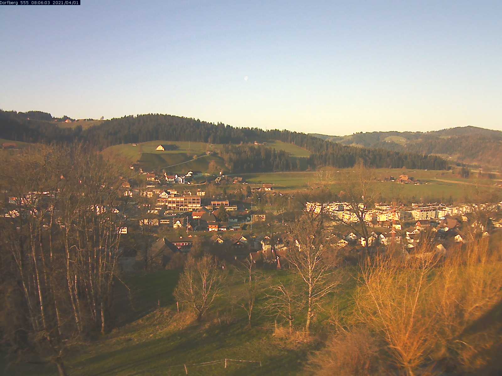 Webcam-Bild: Aussicht vom Dorfberg in Langnau 20210401-080601
