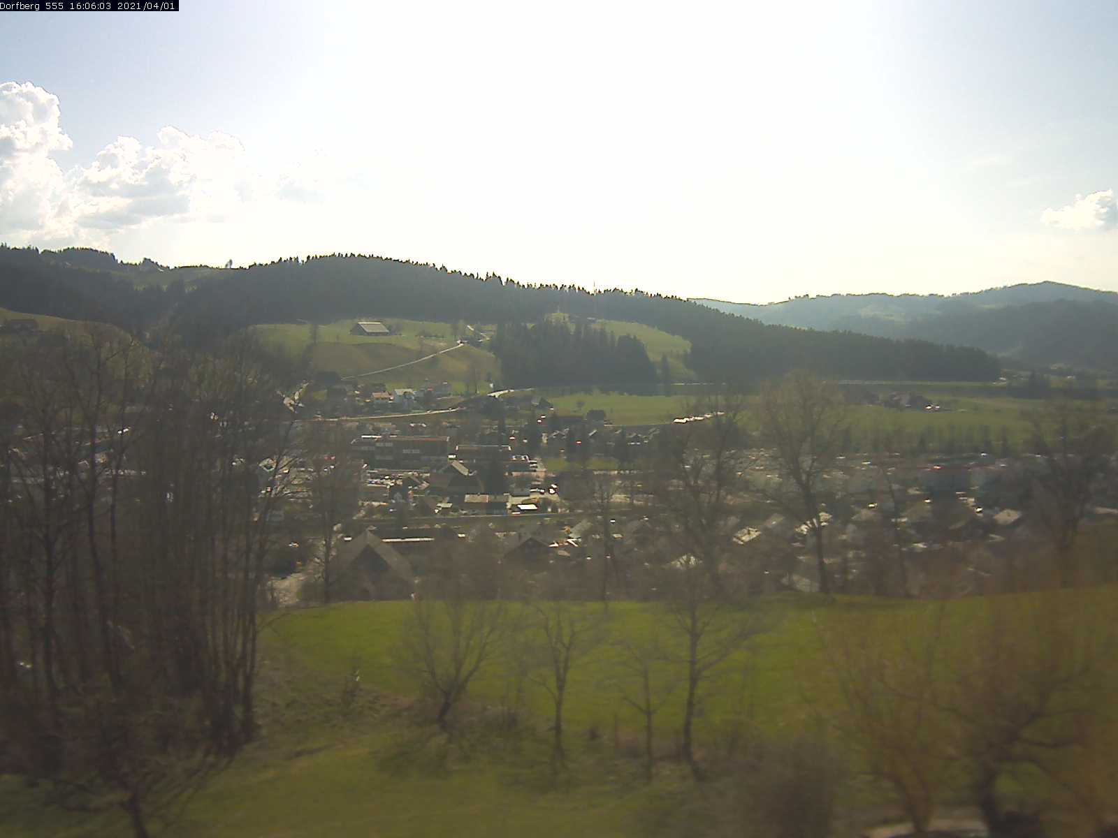Webcam-Bild: Aussicht vom Dorfberg in Langnau 20210401-160601