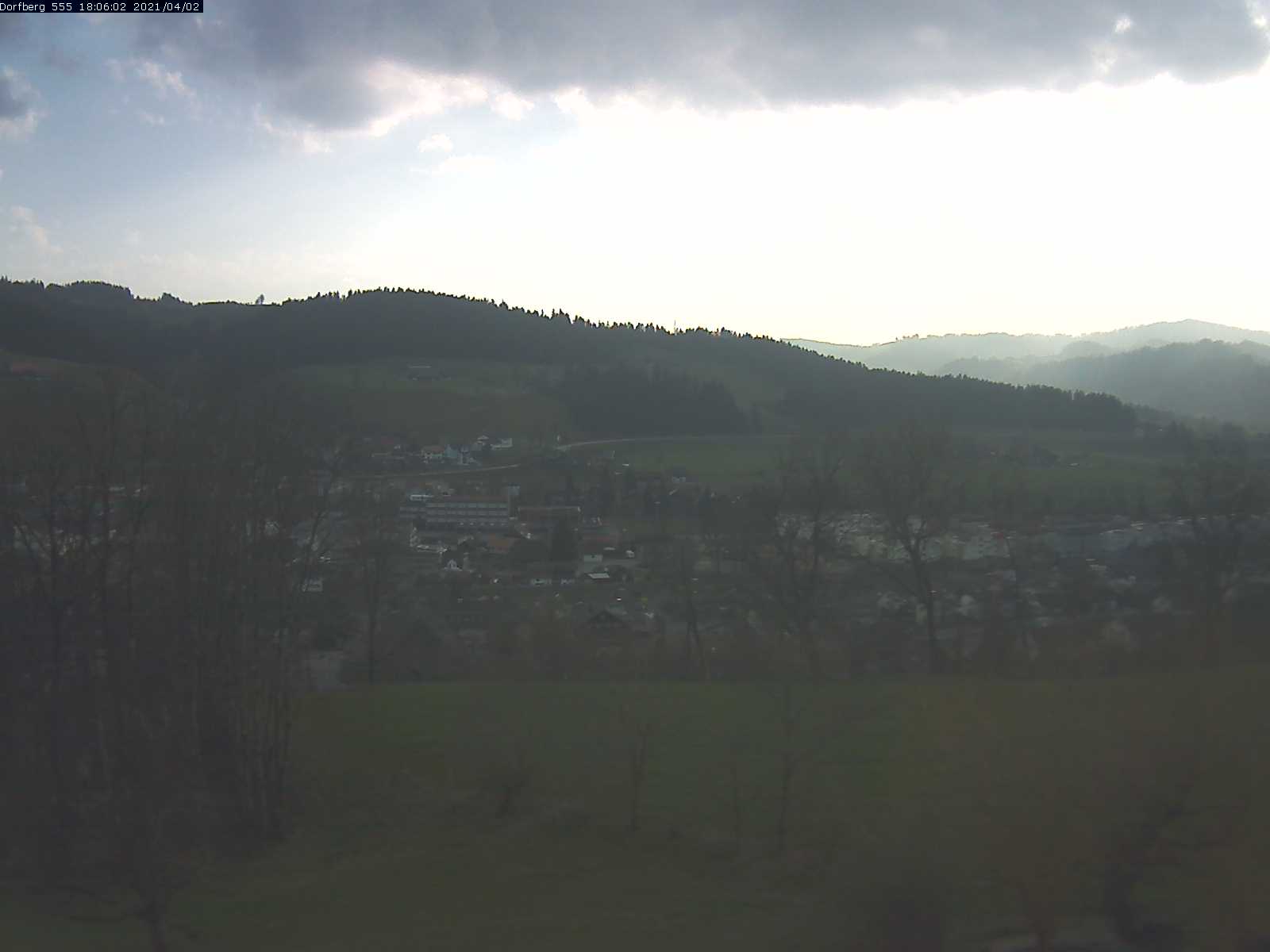 Webcam-Bild: Aussicht vom Dorfberg in Langnau 20210402-180601