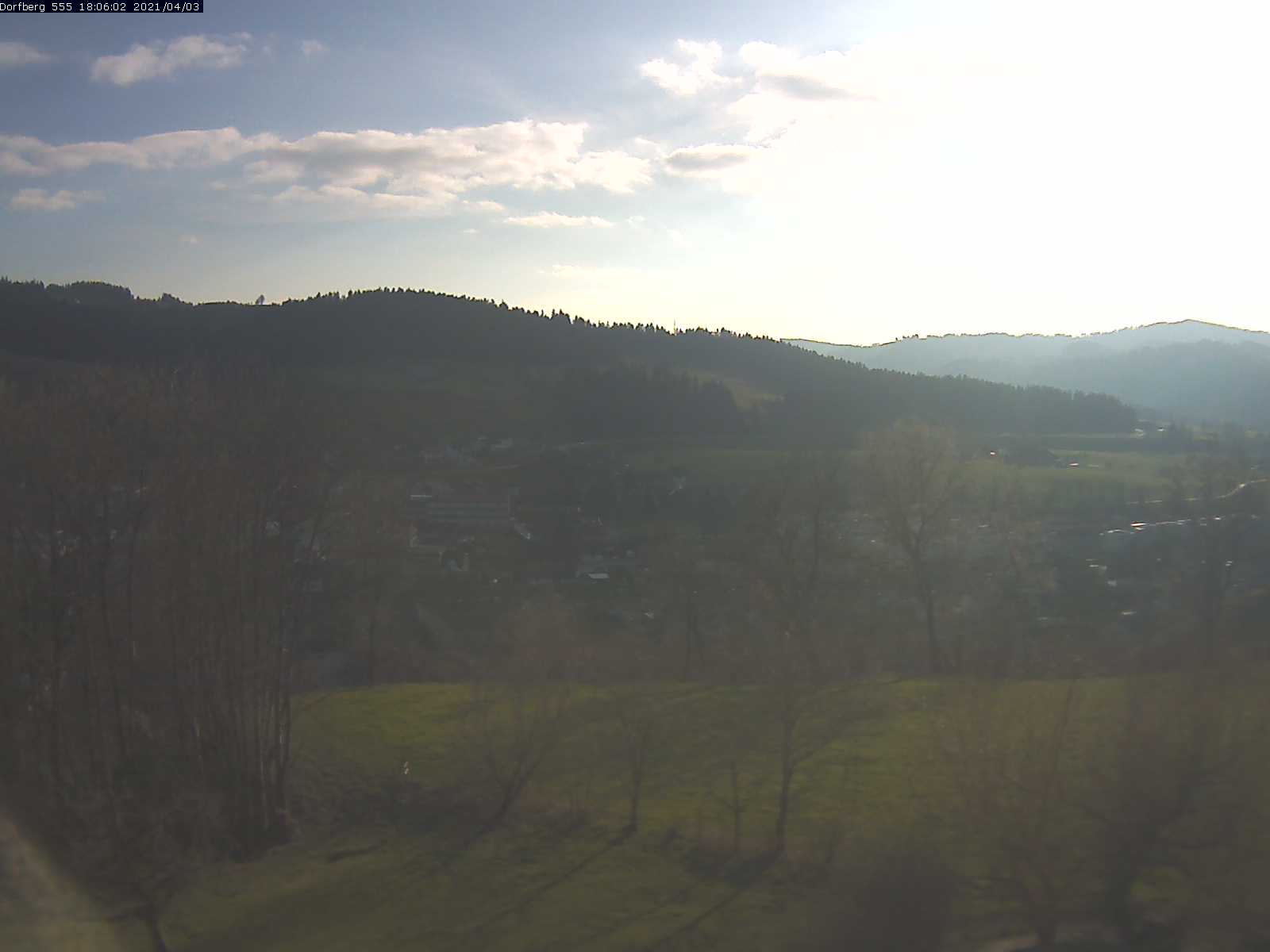 Webcam-Bild: Aussicht vom Dorfberg in Langnau 20210403-180601