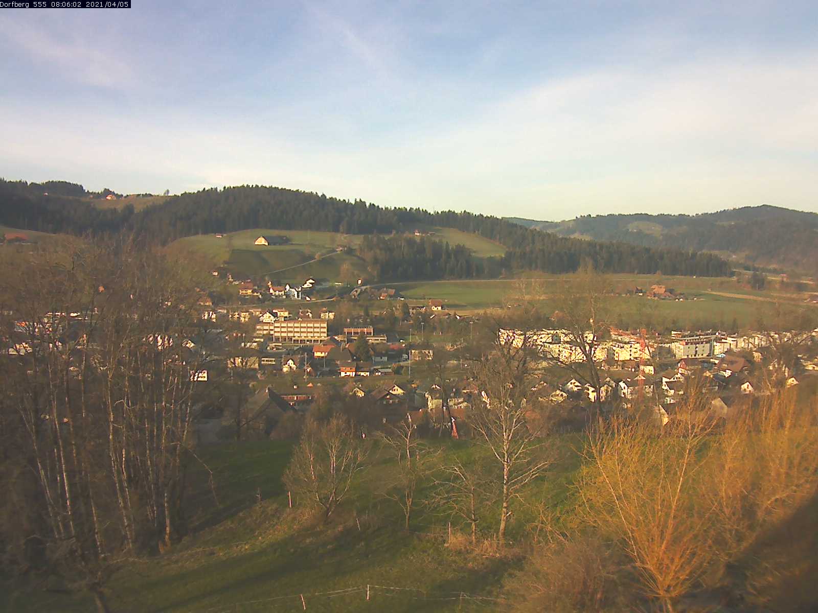 Webcam-Bild: Aussicht vom Dorfberg in Langnau 20210405-080601