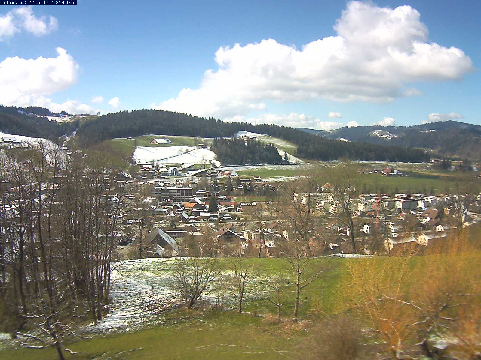 Webcam-Bild: Aussicht vom Dorfberg in Langnau 20210406-110601