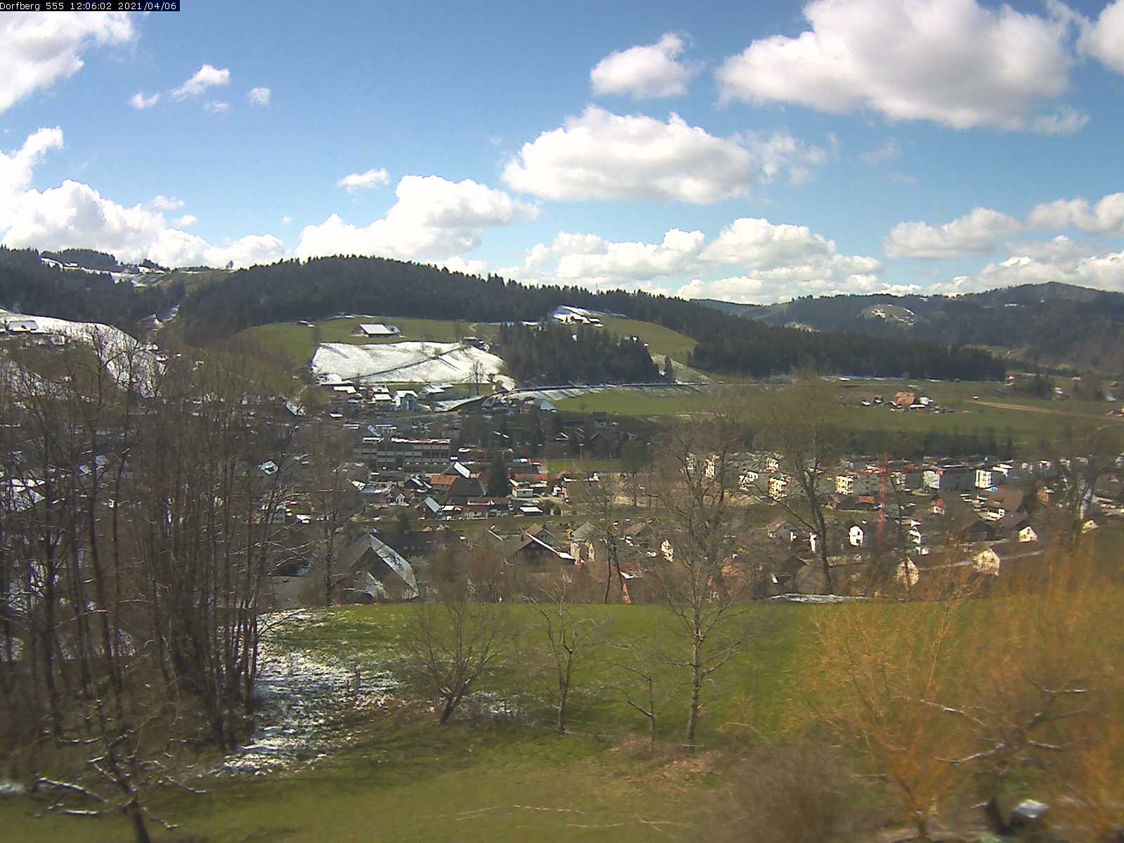 Webcam-Bild: Aussicht vom Dorfberg in Langnau 20210406-120601