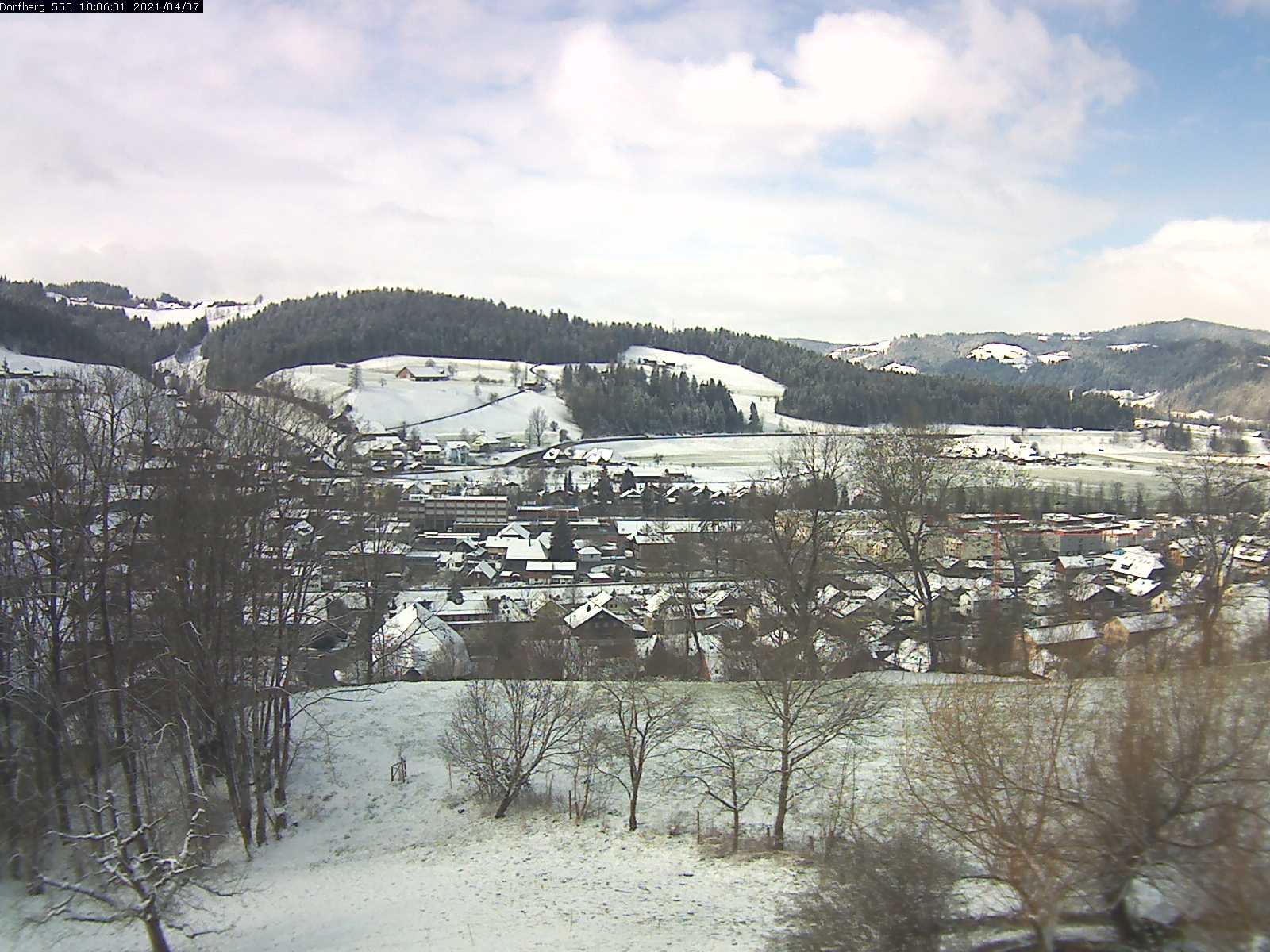 Webcam-Bild: Aussicht vom Dorfberg in Langnau 20210407-100601
