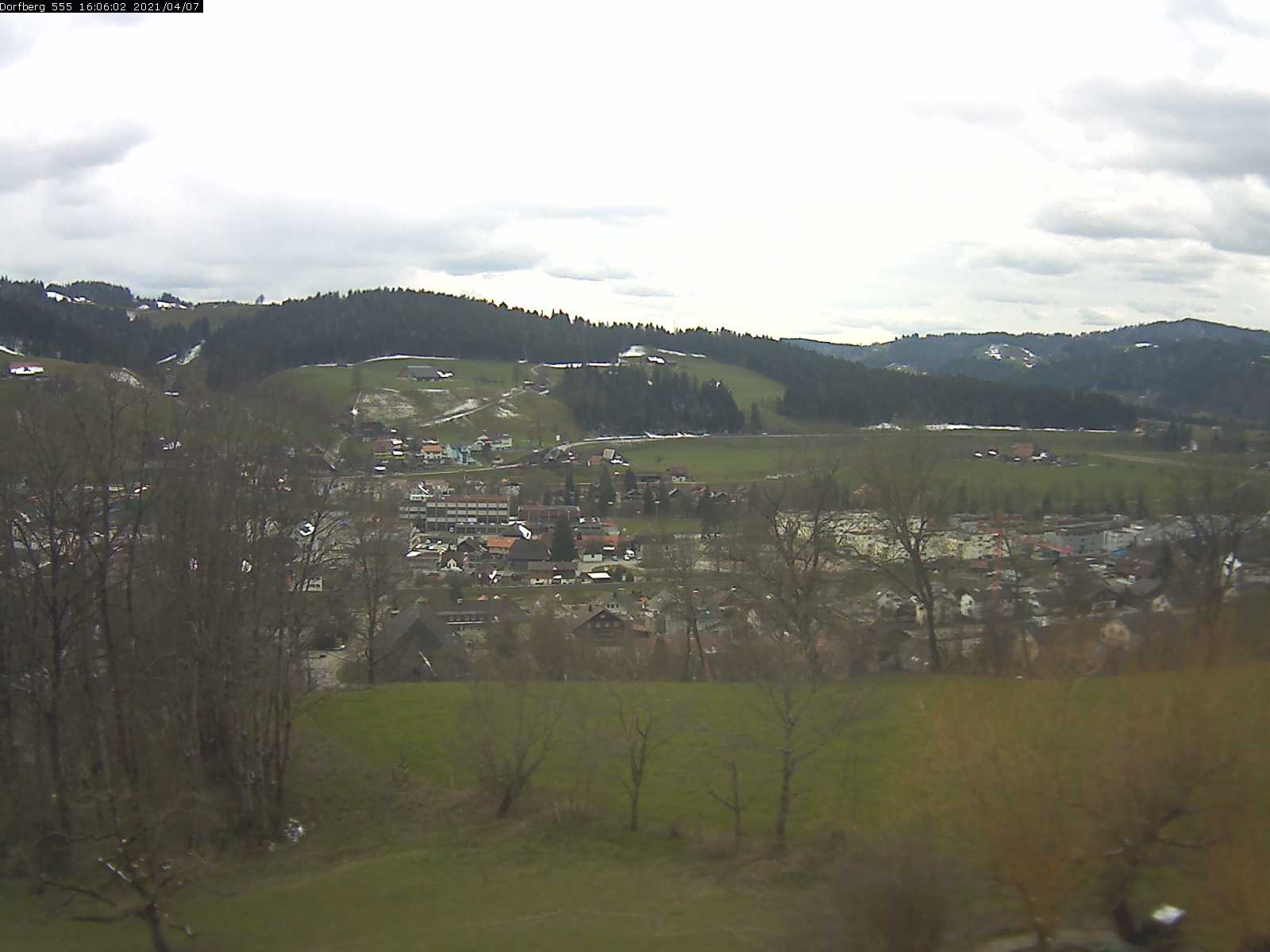 Webcam-Bild: Aussicht vom Dorfberg in Langnau 20210407-160602