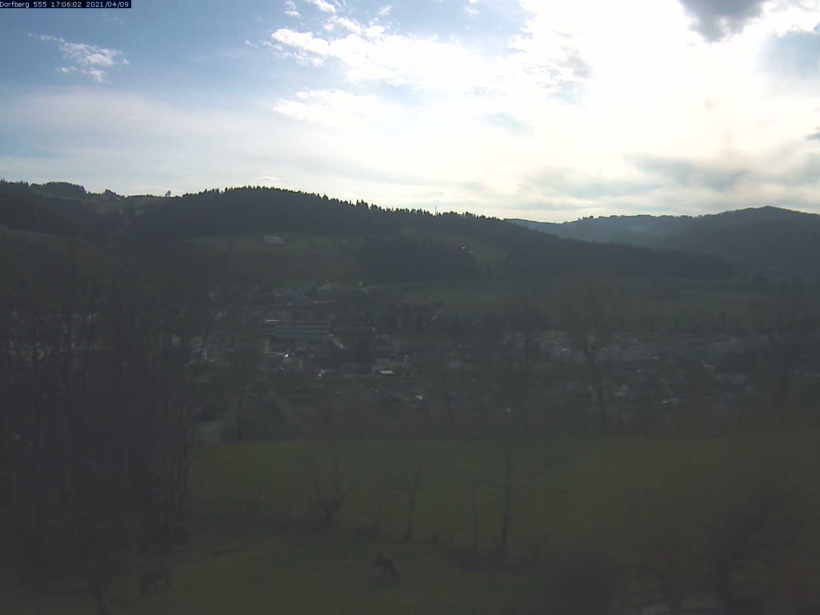 Webcam-Bild: Aussicht vom Dorfberg in Langnau 20210409-170601