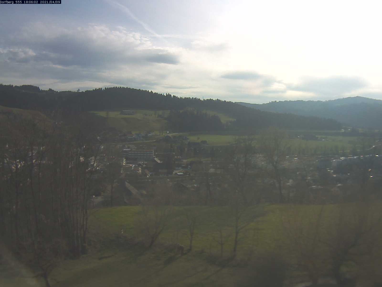 Webcam-Bild: Aussicht vom Dorfberg in Langnau 20210409-180601