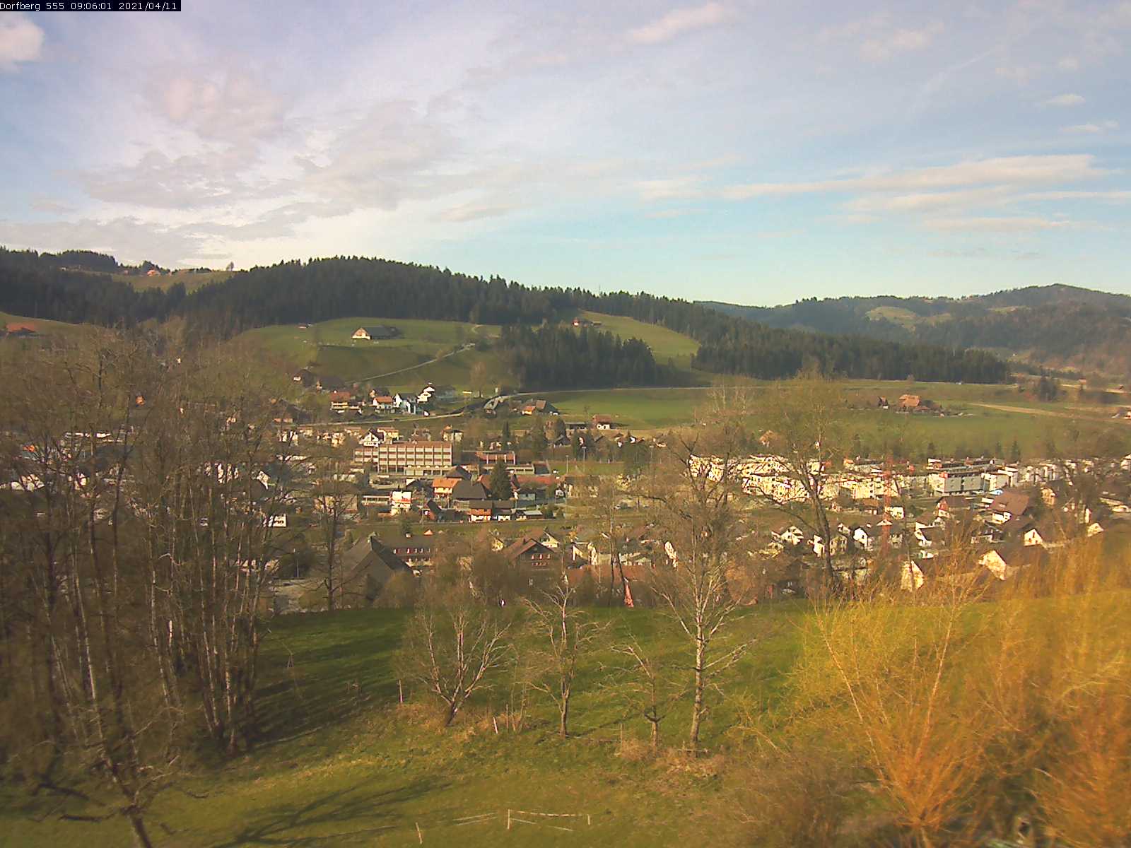 Webcam-Bild: Aussicht vom Dorfberg in Langnau 20210411-090601