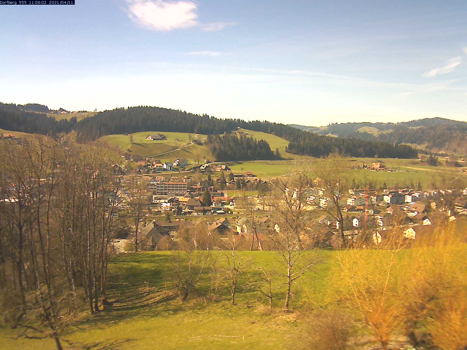 Webcam-Bild: Aussicht vom Dorfberg in Langnau 20210411-110601