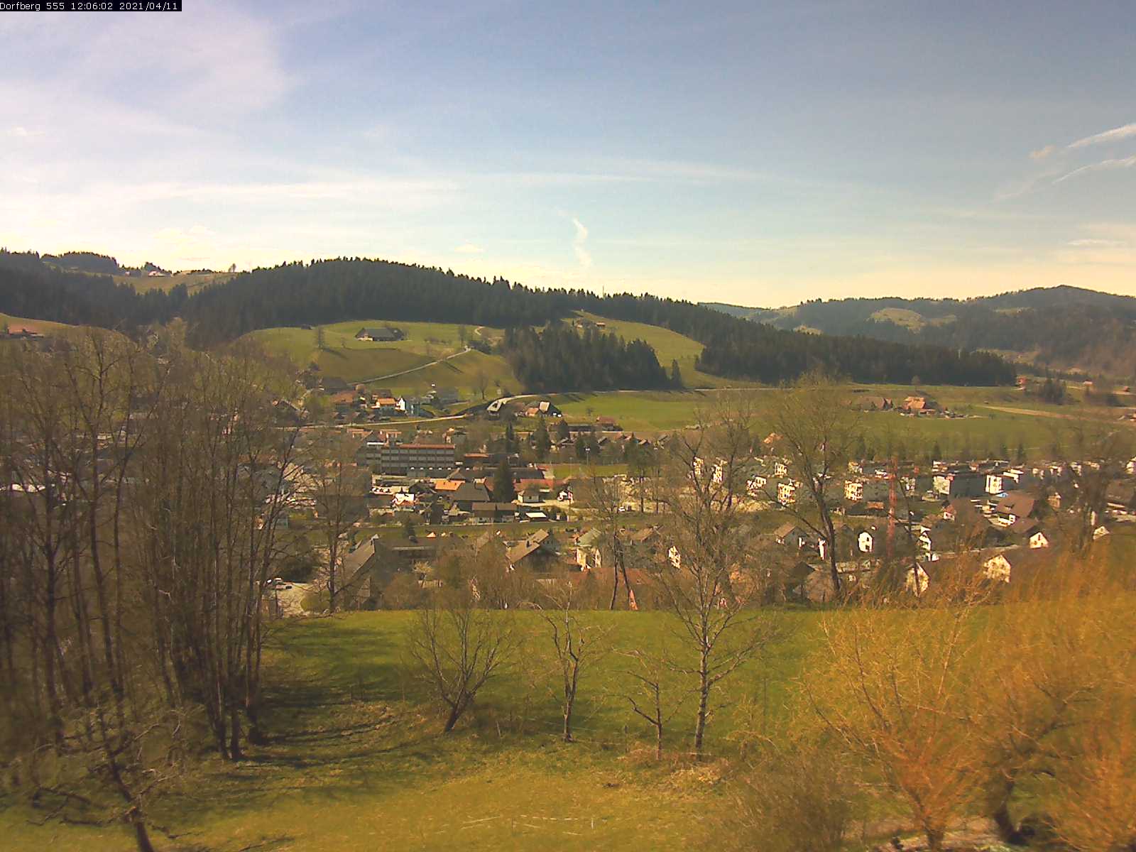 Webcam-Bild: Aussicht vom Dorfberg in Langnau 20210411-120601