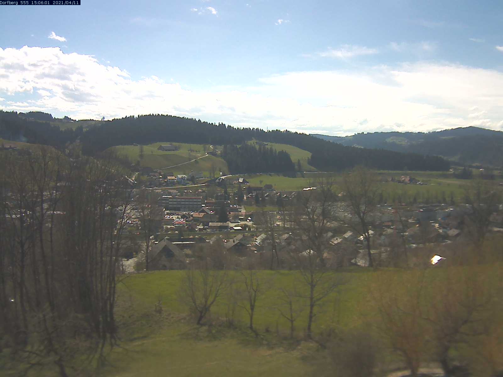 Webcam-Bild: Aussicht vom Dorfberg in Langnau 20210411-150601
