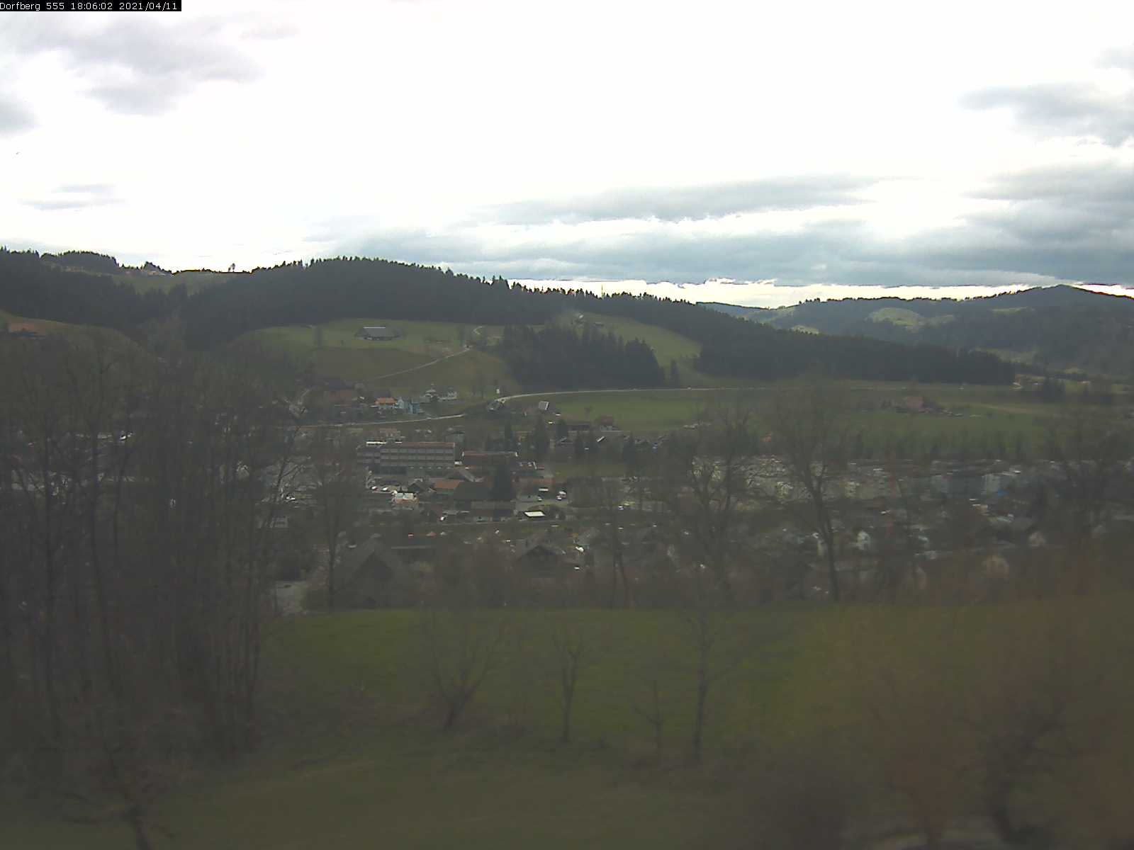Webcam-Bild: Aussicht vom Dorfberg in Langnau 20210411-180601