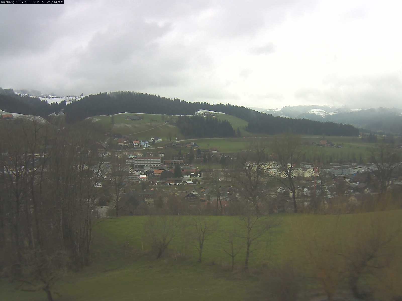 Webcam-Bild: Aussicht vom Dorfberg in Langnau 20210412-150601