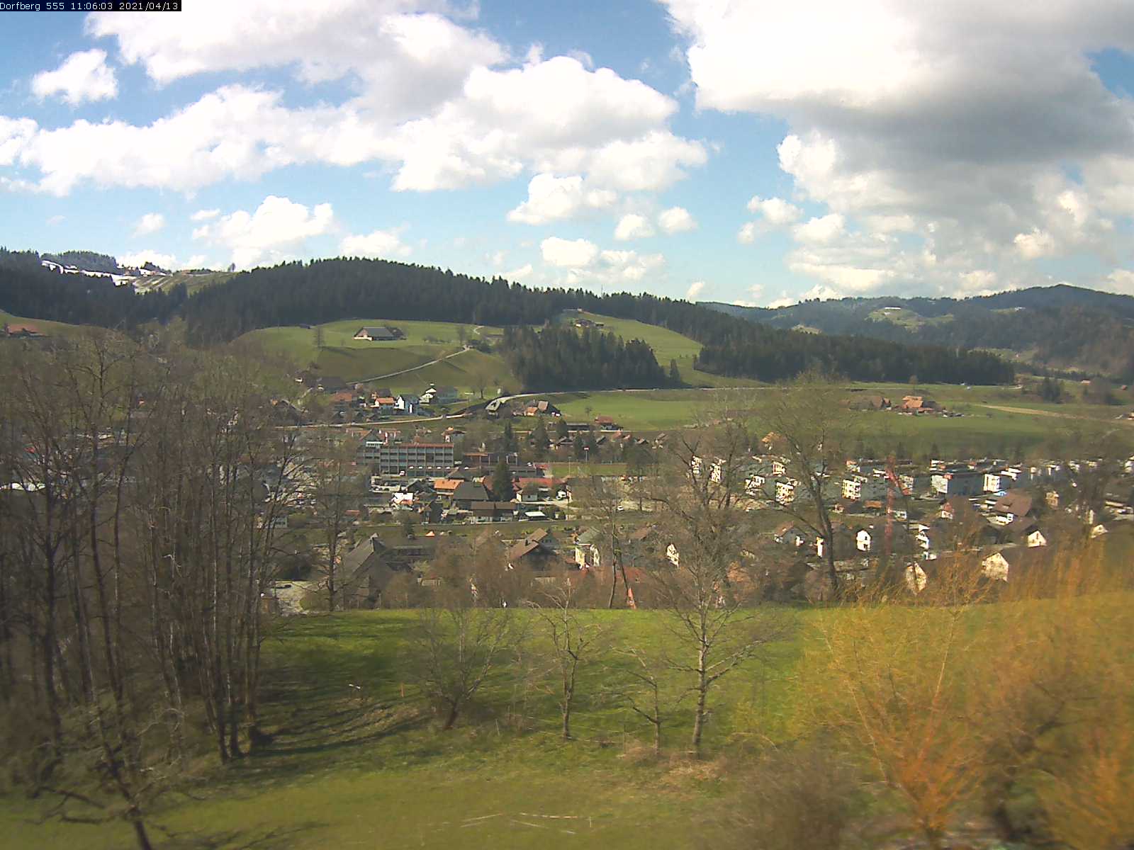 Webcam-Bild: Aussicht vom Dorfberg in Langnau 20210413-110601