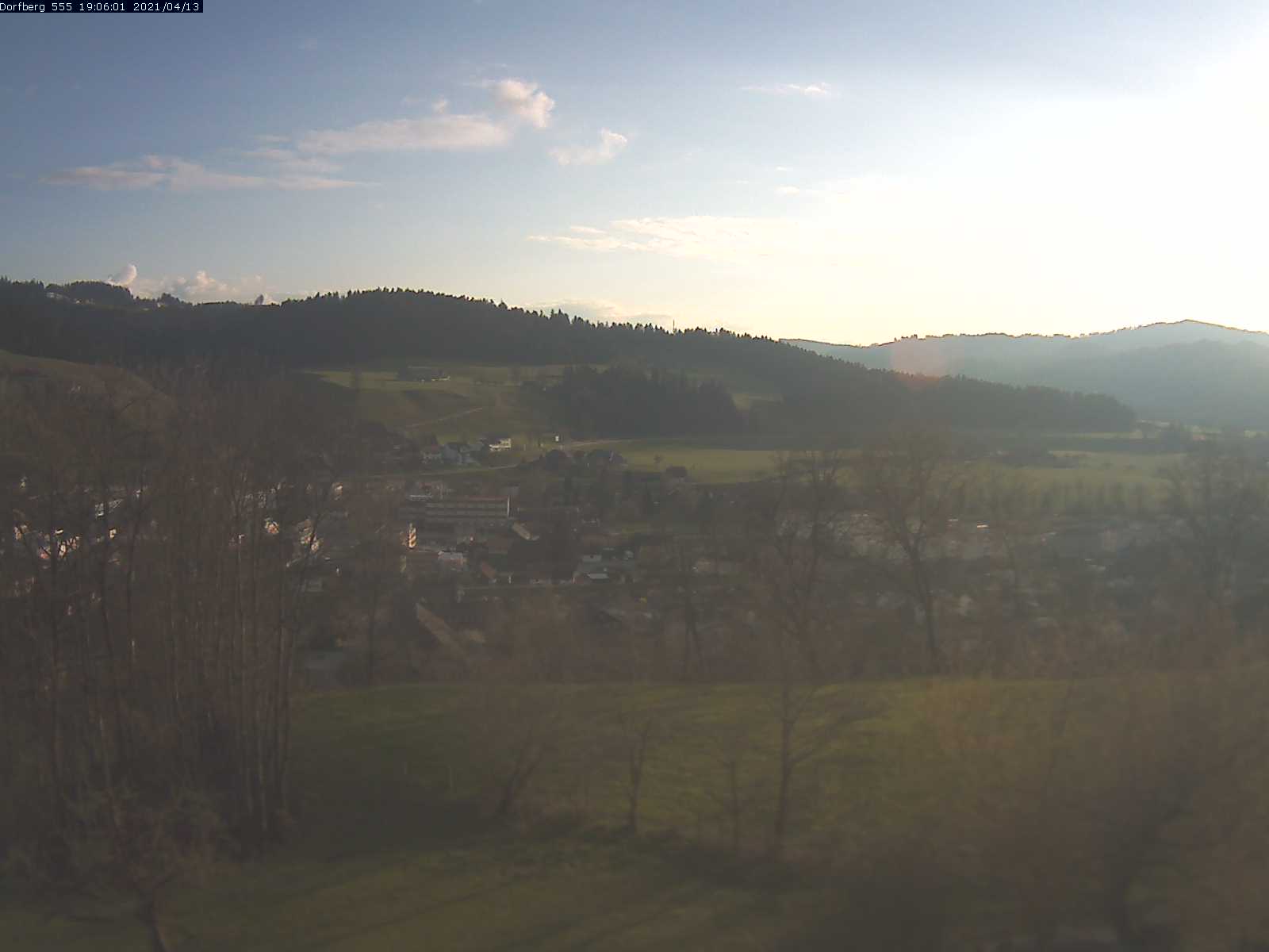 Webcam-Bild: Aussicht vom Dorfberg in Langnau 20210413-190601
