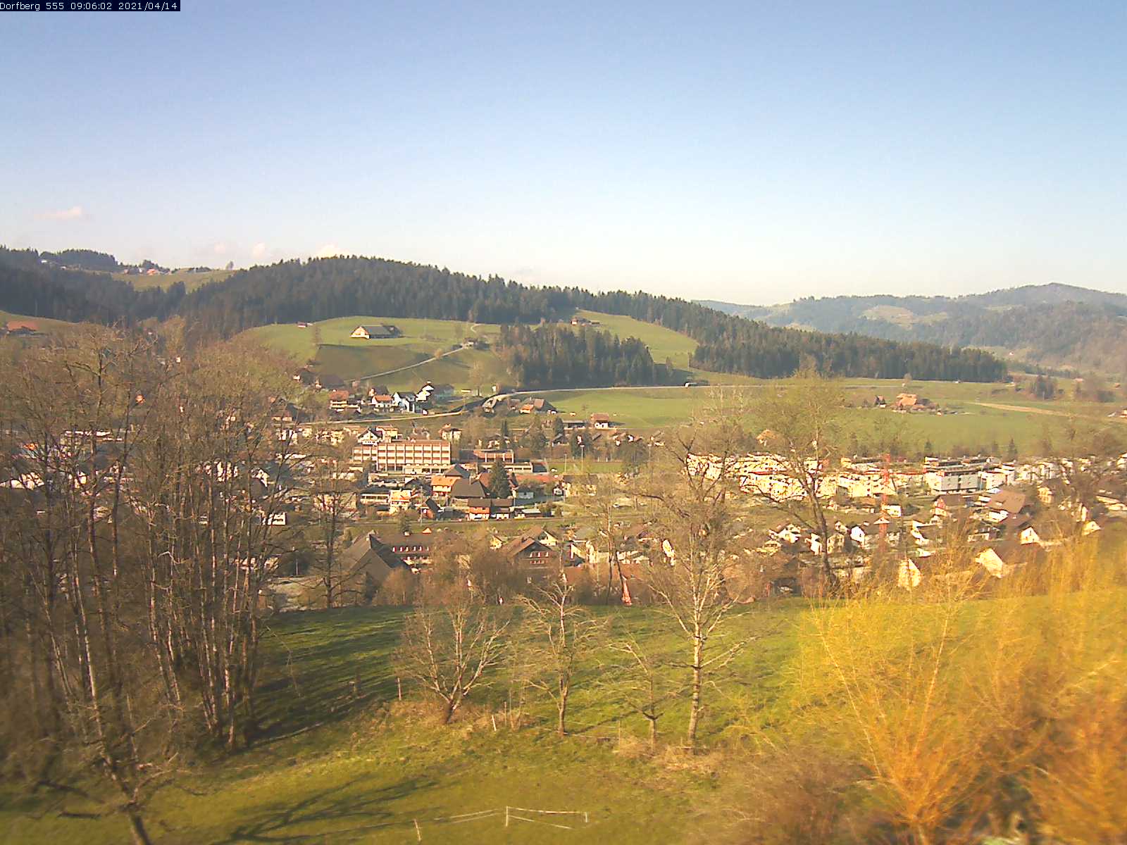 Webcam-Bild: Aussicht vom Dorfberg in Langnau 20210414-090601