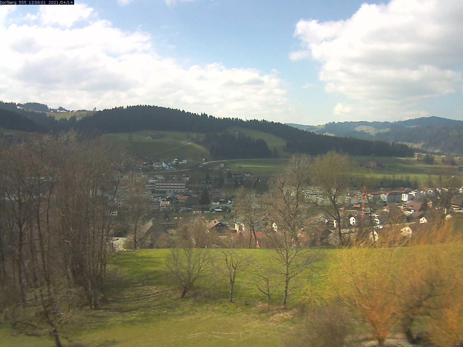 Webcam-Bild: Aussicht vom Dorfberg in Langnau 20210414-120601