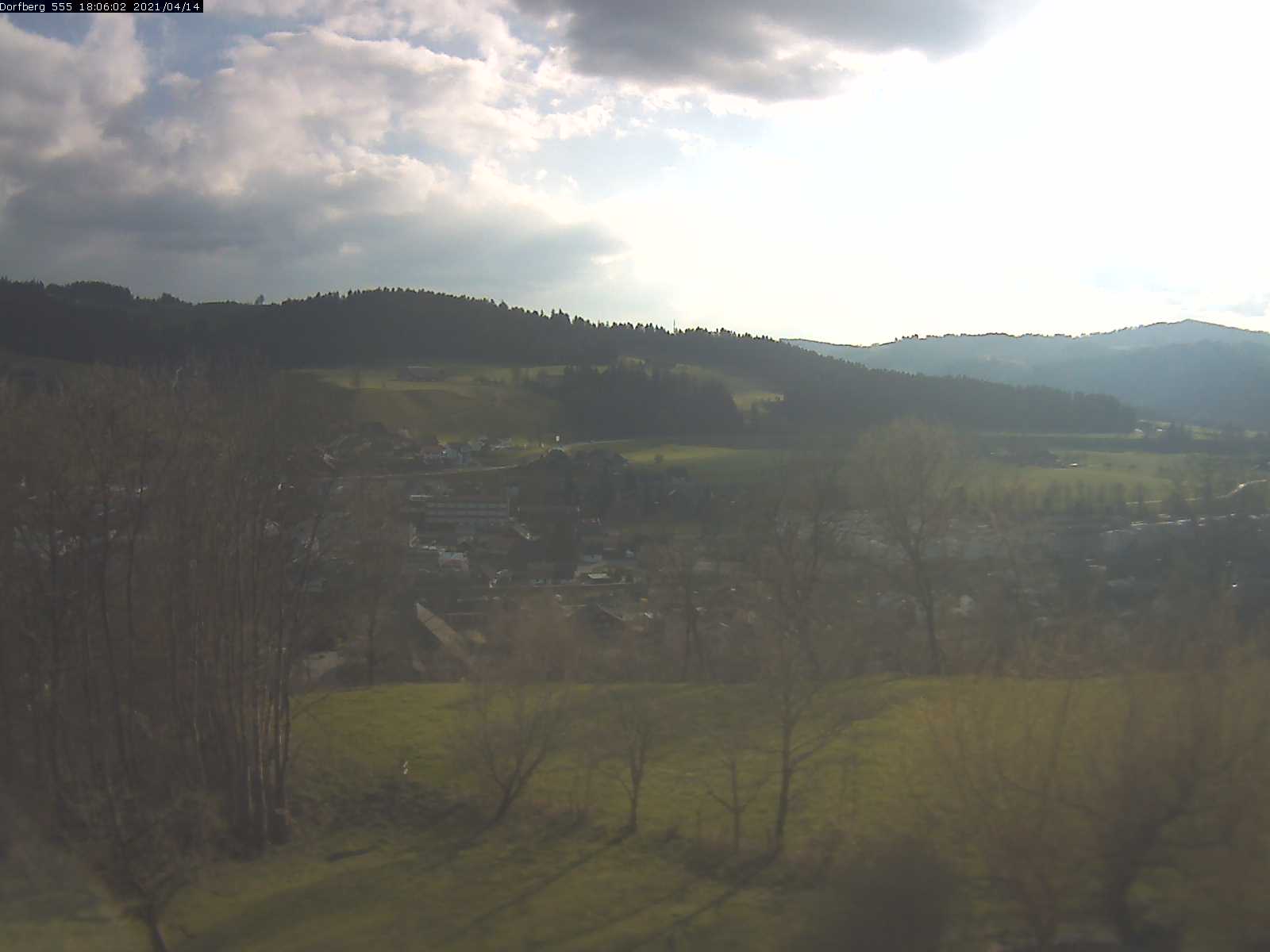 Webcam-Bild: Aussicht vom Dorfberg in Langnau 20210414-180601