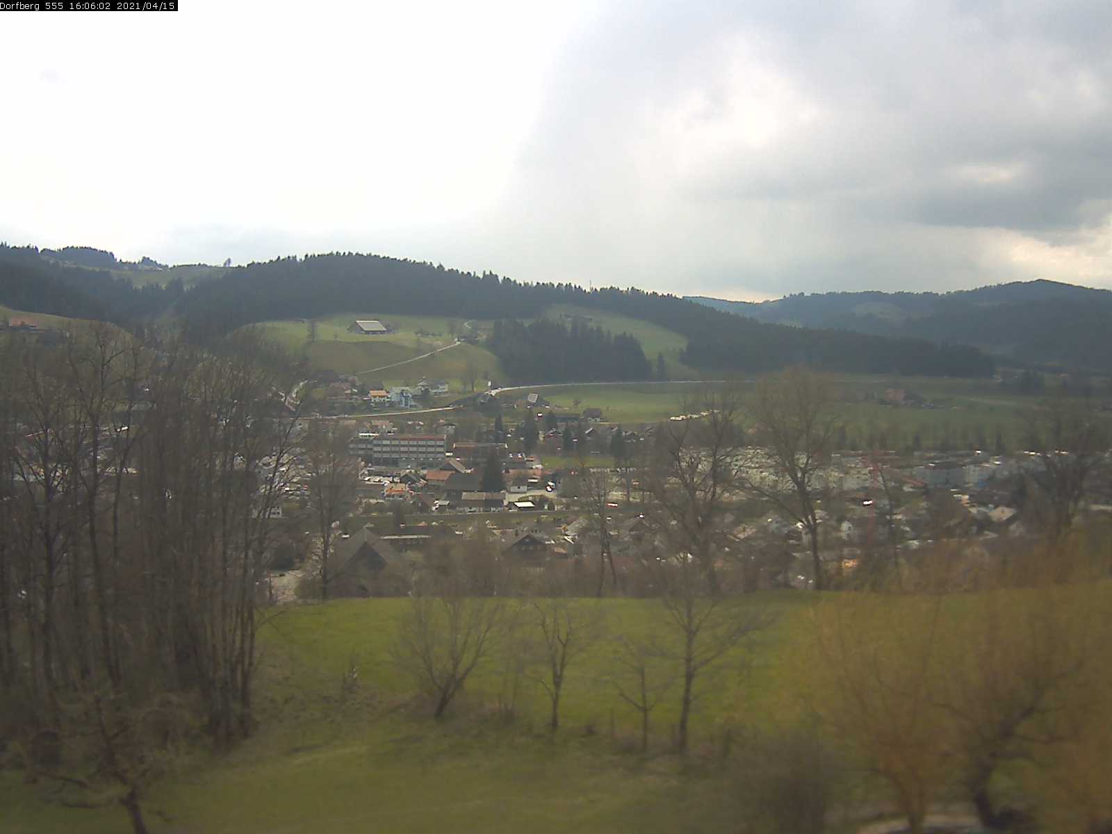 Webcam-Bild: Aussicht vom Dorfberg in Langnau 20210415-160601