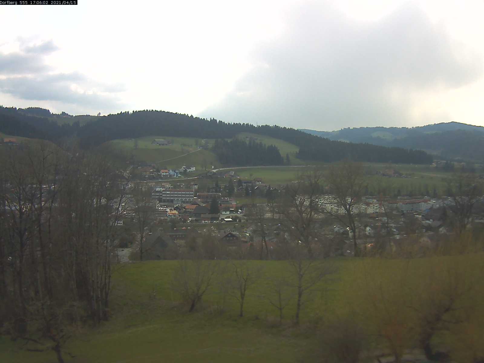 Webcam-Bild: Aussicht vom Dorfberg in Langnau 20210415-170601