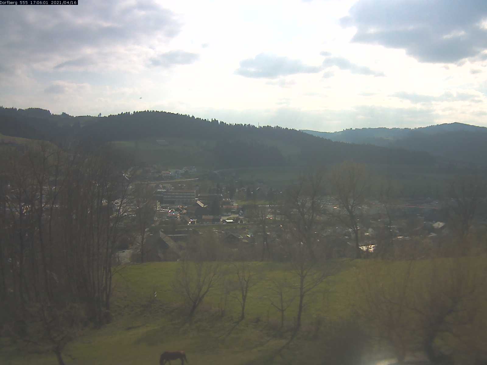 Webcam-Bild: Aussicht vom Dorfberg in Langnau 20210416-170601