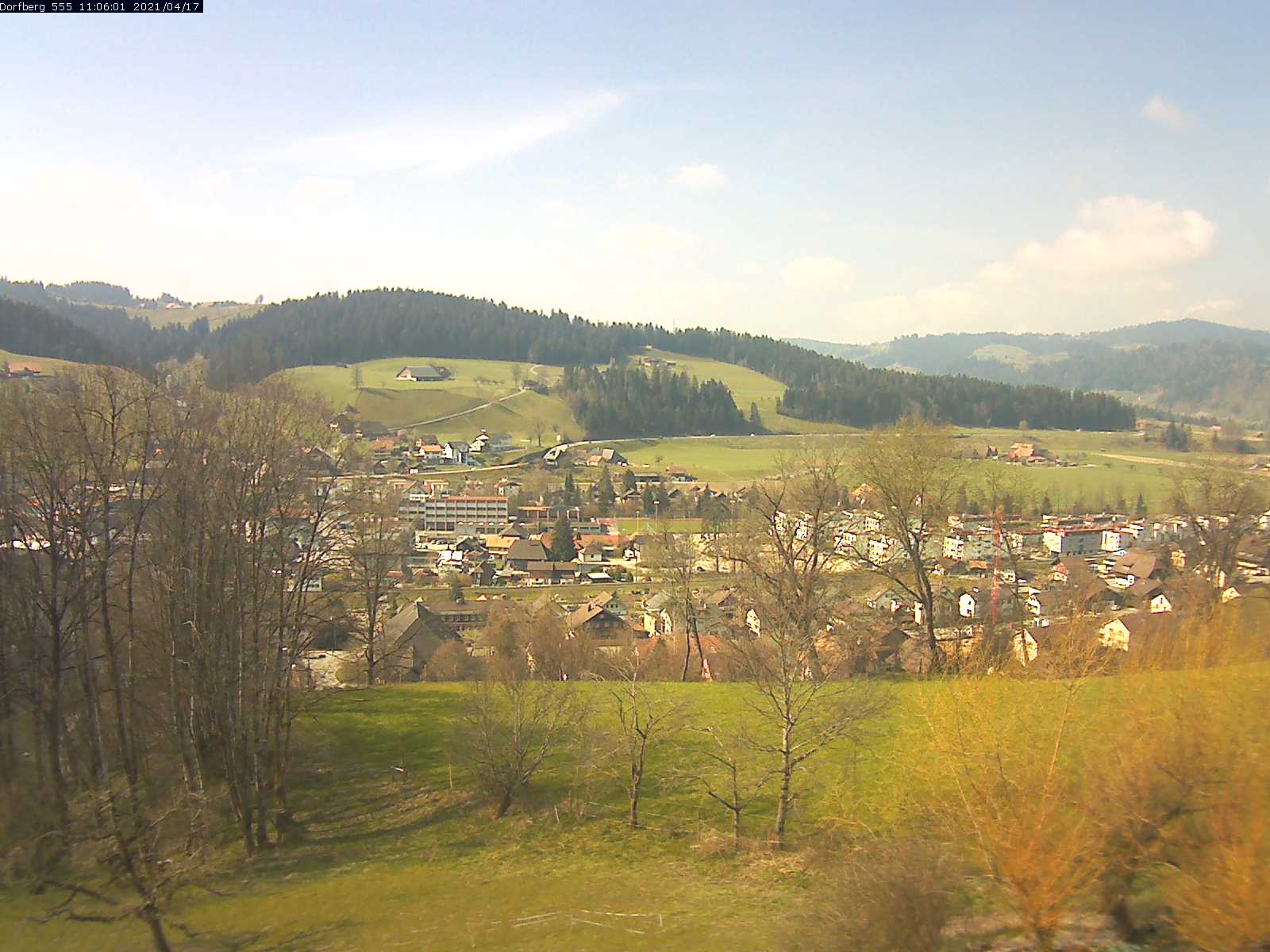 Webcam-Bild: Aussicht vom Dorfberg in Langnau 20210417-110601