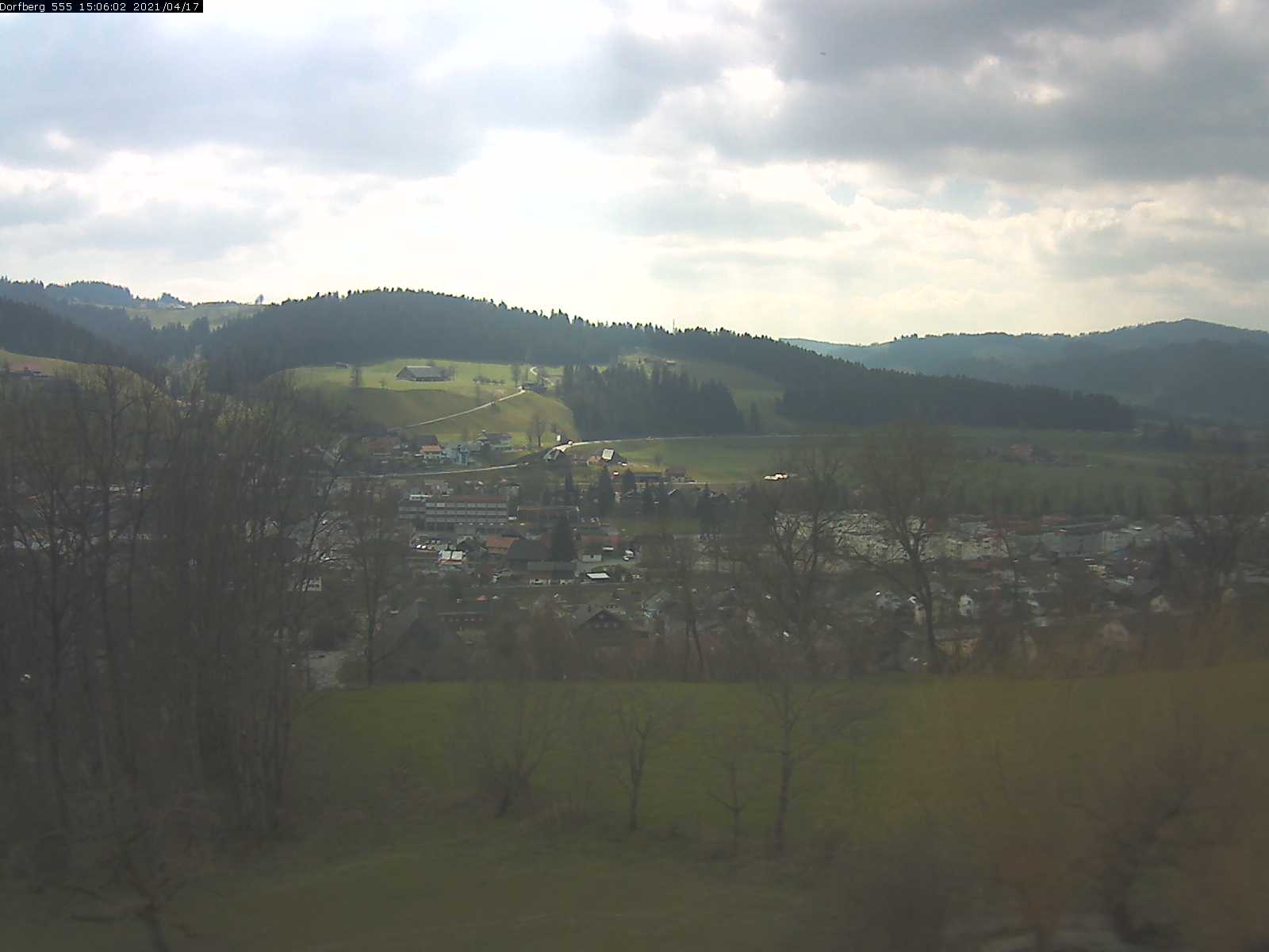 Webcam-Bild: Aussicht vom Dorfberg in Langnau 20210417-150601