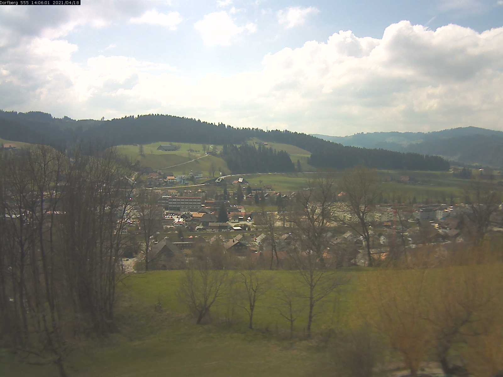 Webcam-Bild: Aussicht vom Dorfberg in Langnau 20210418-140601