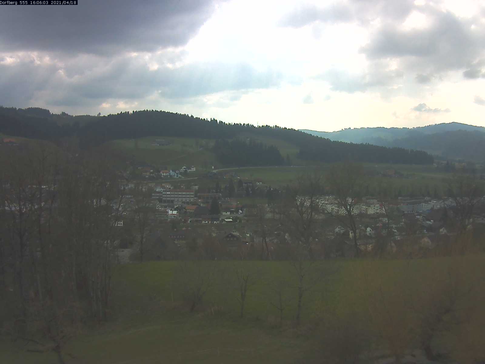 Webcam-Bild: Aussicht vom Dorfberg in Langnau 20210418-160601