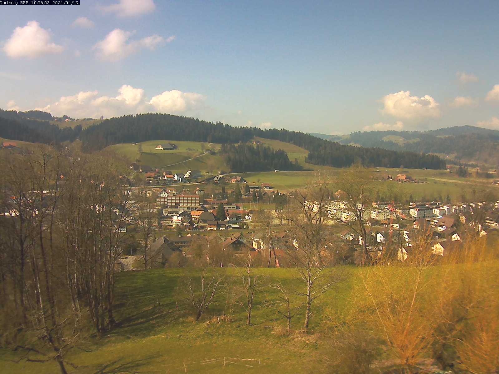Webcam-Bild: Aussicht vom Dorfberg in Langnau 20210419-100601