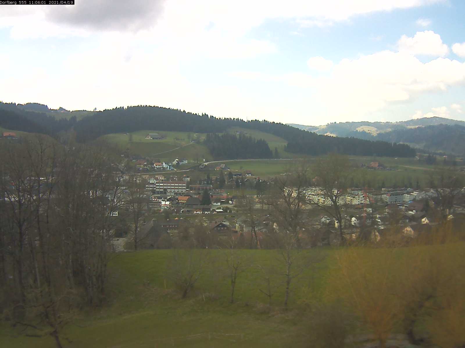 Webcam-Bild: Aussicht vom Dorfberg in Langnau 20210419-110601