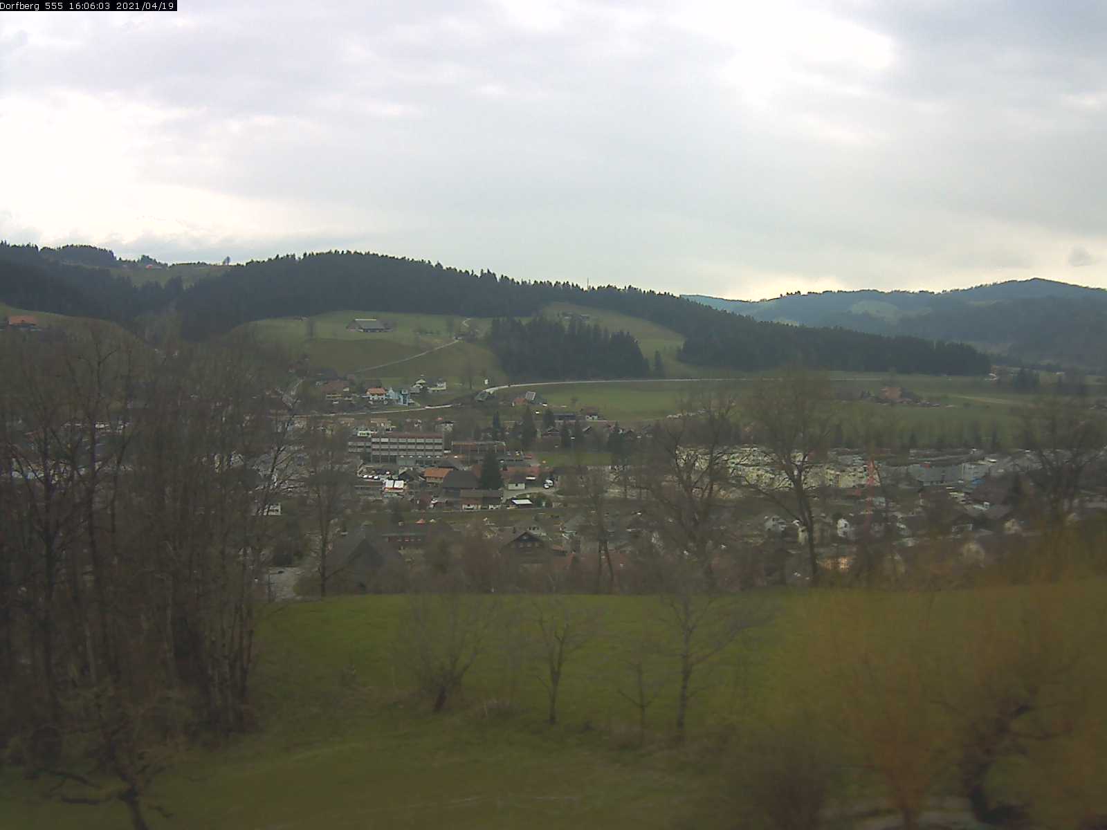 Webcam-Bild: Aussicht vom Dorfberg in Langnau 20210419-160601